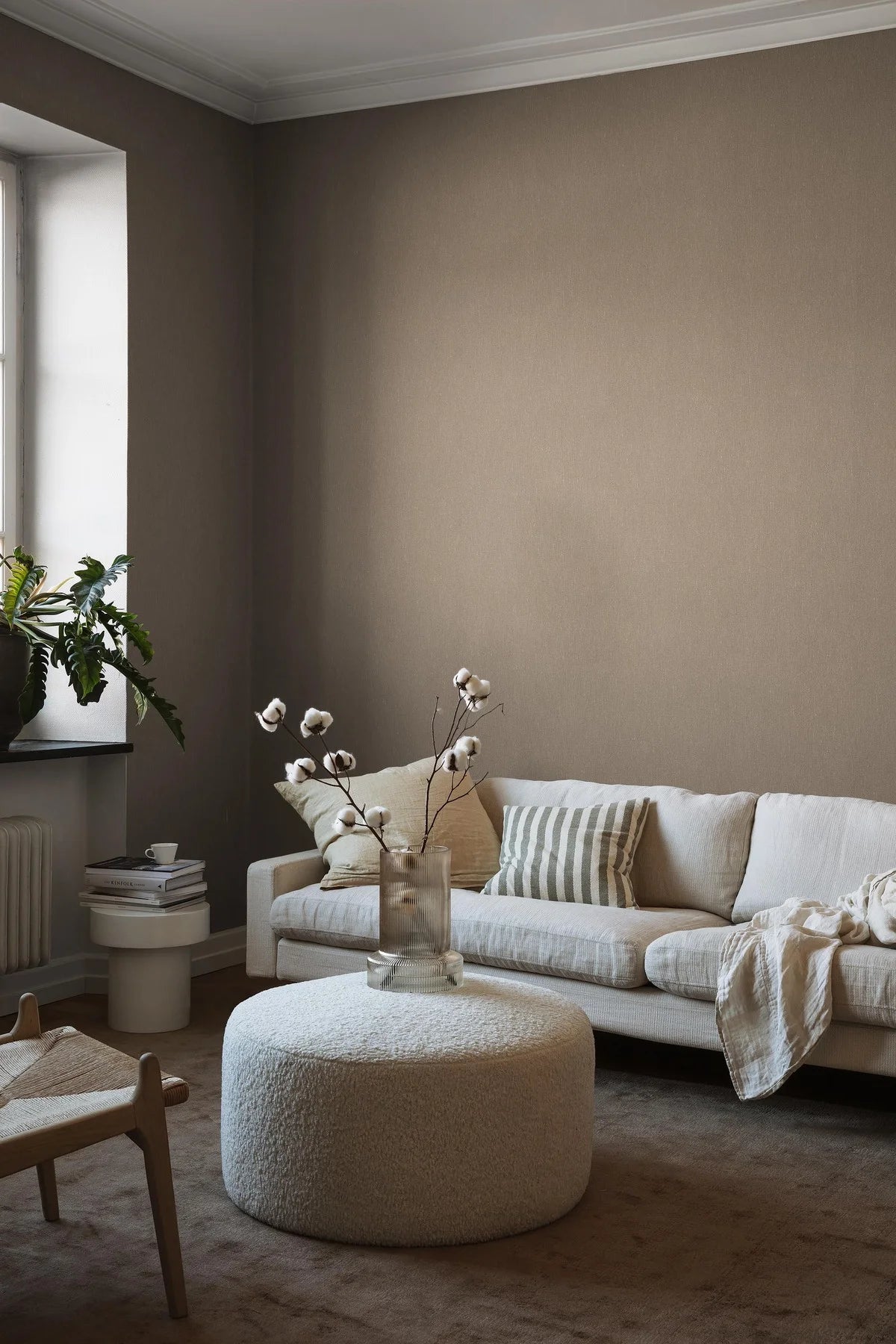 Strukturierte Tapete, die Leinen imitiert - VINTAGE HOLZ, warmes Braun