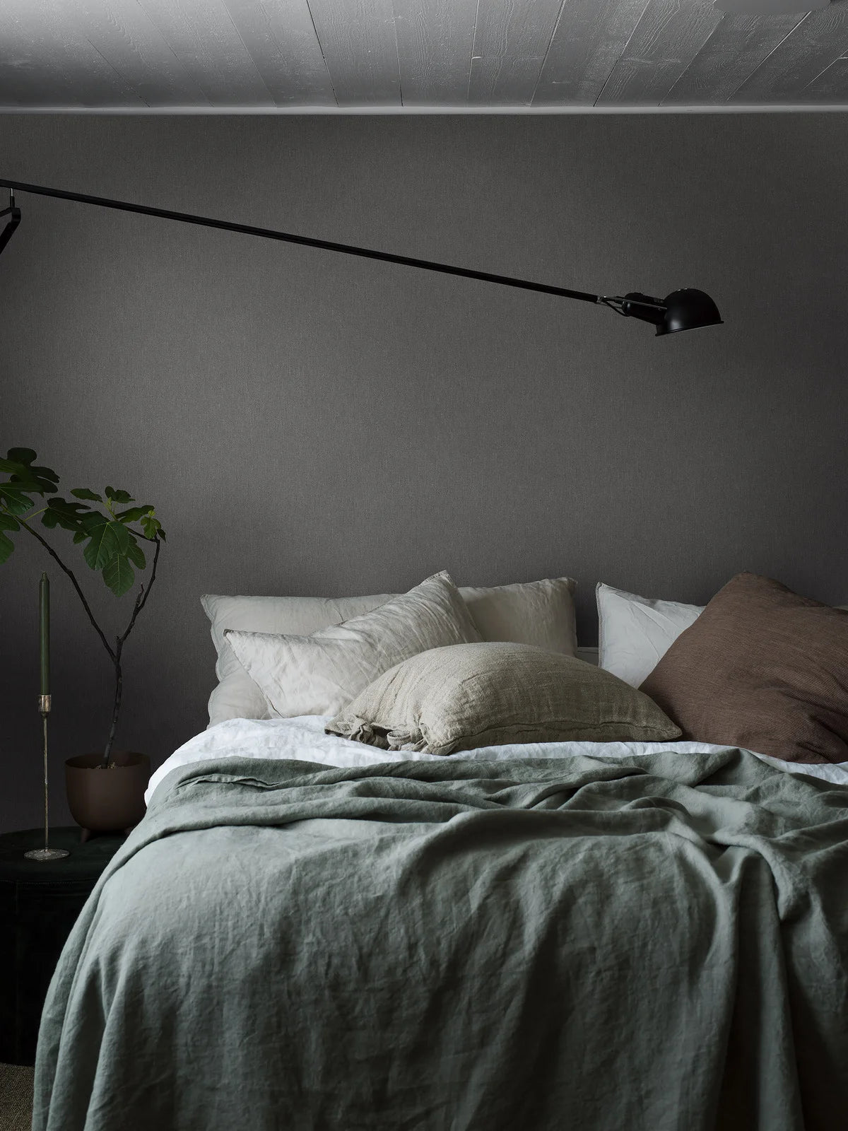 Structural wallpaper resembling linen LINEN - DIM dark gray