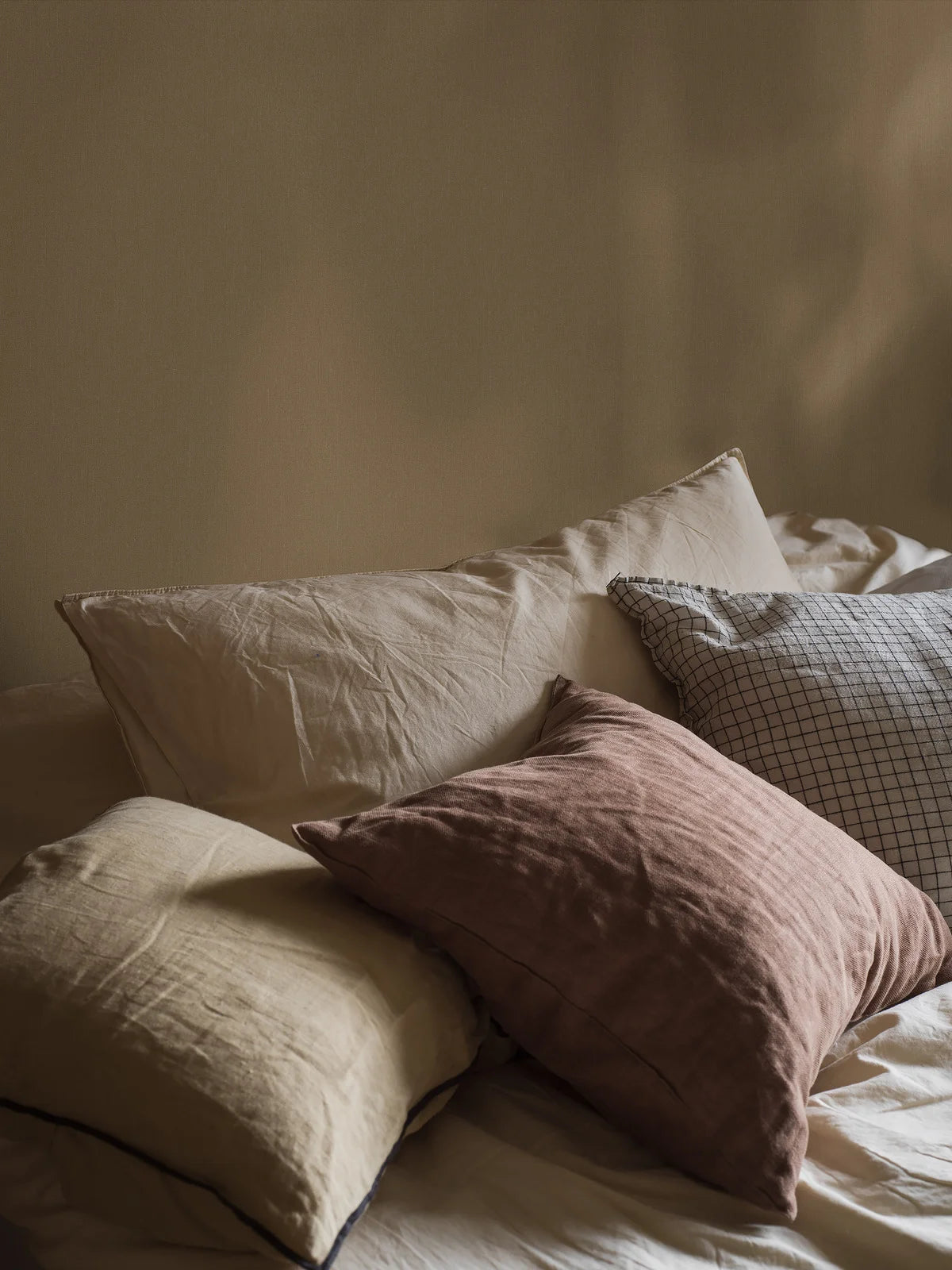 Structural wallpaper resembling linen LINEN - OAT light beige