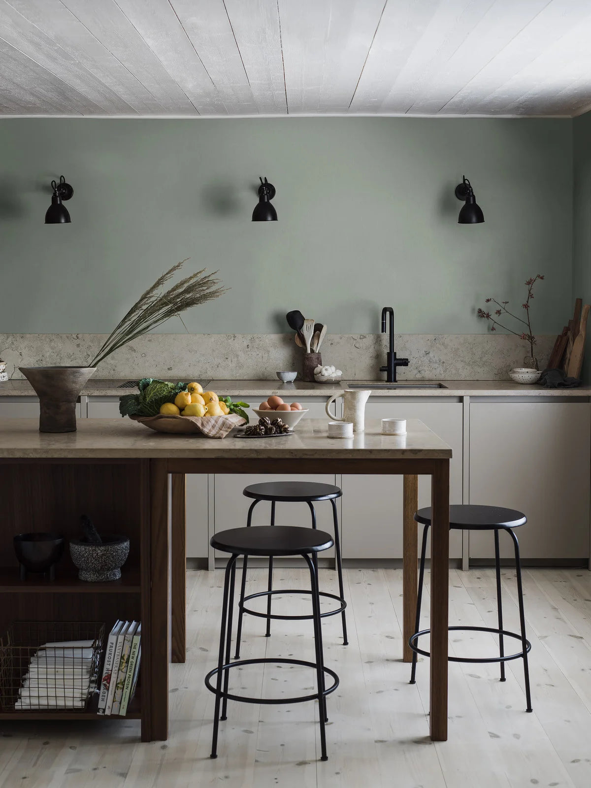 Structural wallpaper resembling linen - MINTY GREEN