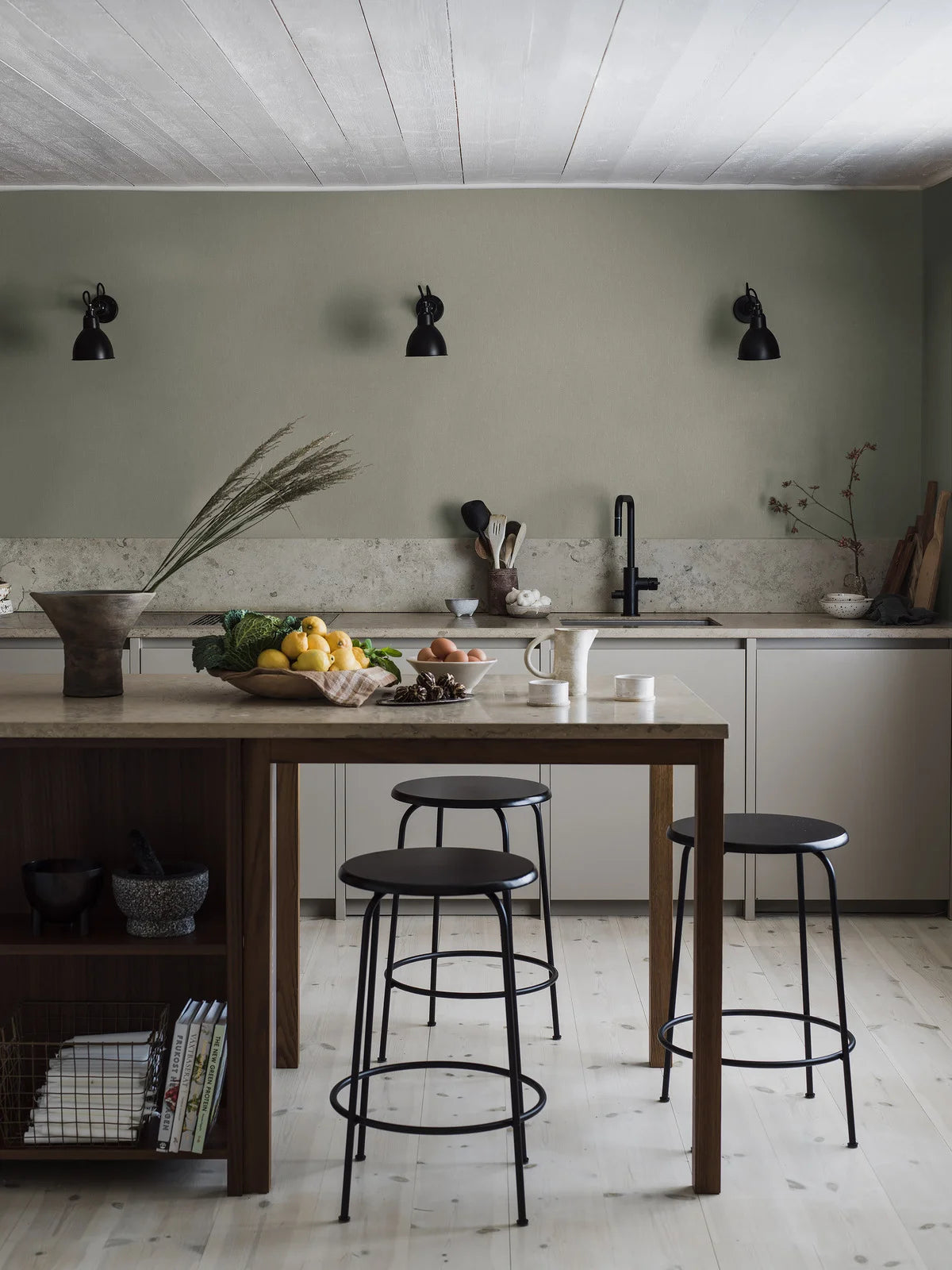 Structural wallpaper imitating linen LINEN - BAY LEAF green khaki