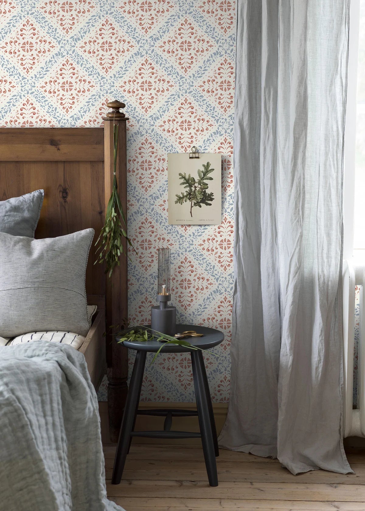 Vlies-Tapete mit abstraktem Muster NYBORG Terrakotta mit Blau