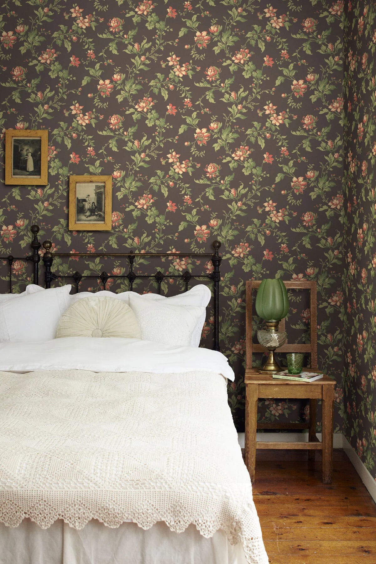 Vlies-Tapete mit pflanzlichem Muster BLOMSLINGA braun