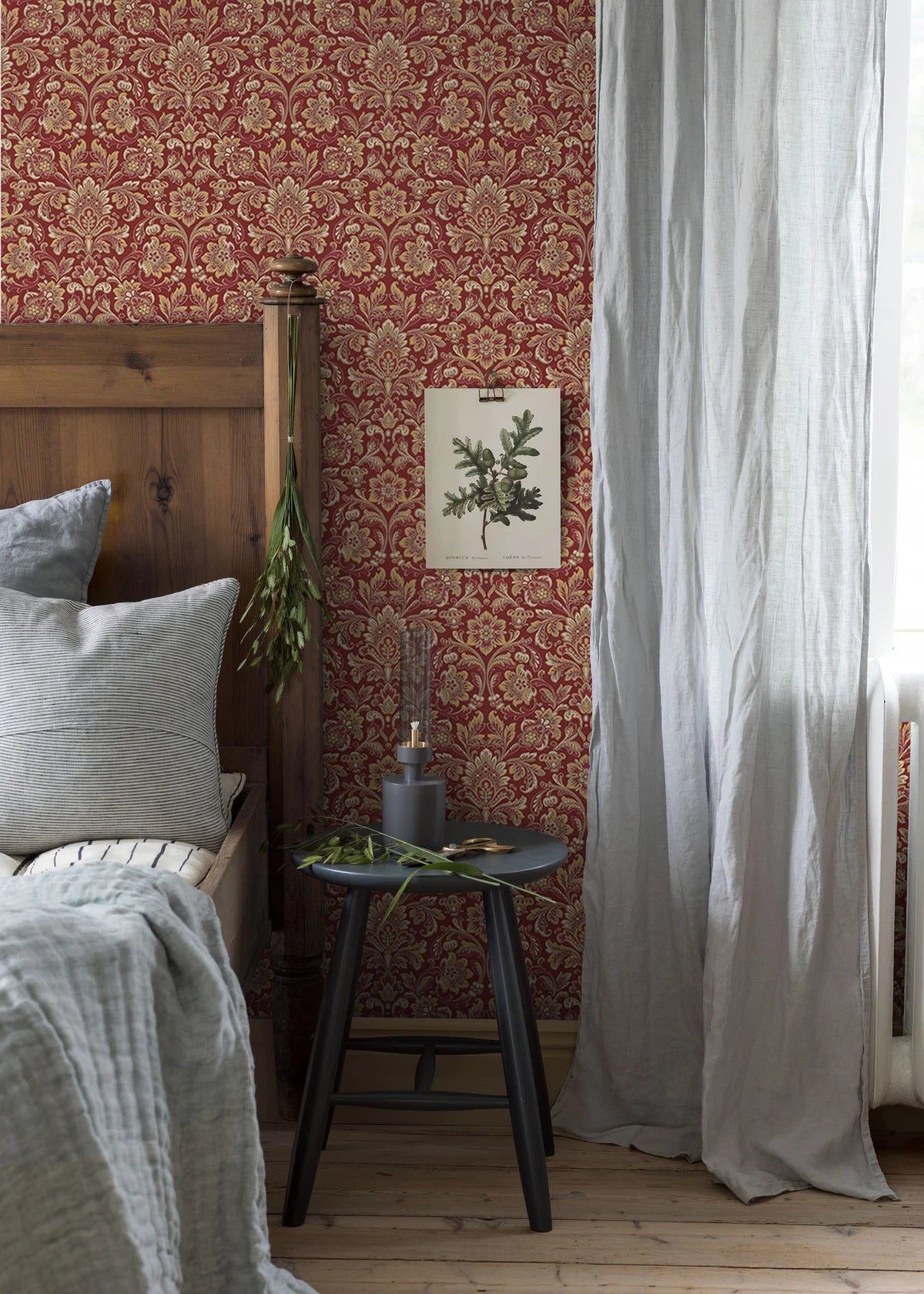 Vlies-Tapete mit pflanzlichem Muster FOGLAVIK bordeaux mit Gold