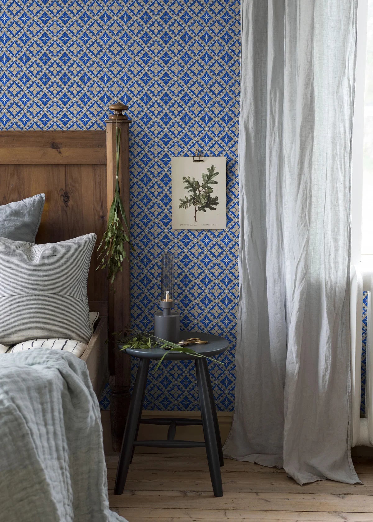 Vlies-Tapete mit geometrischem Muster LOKA blau mit beige