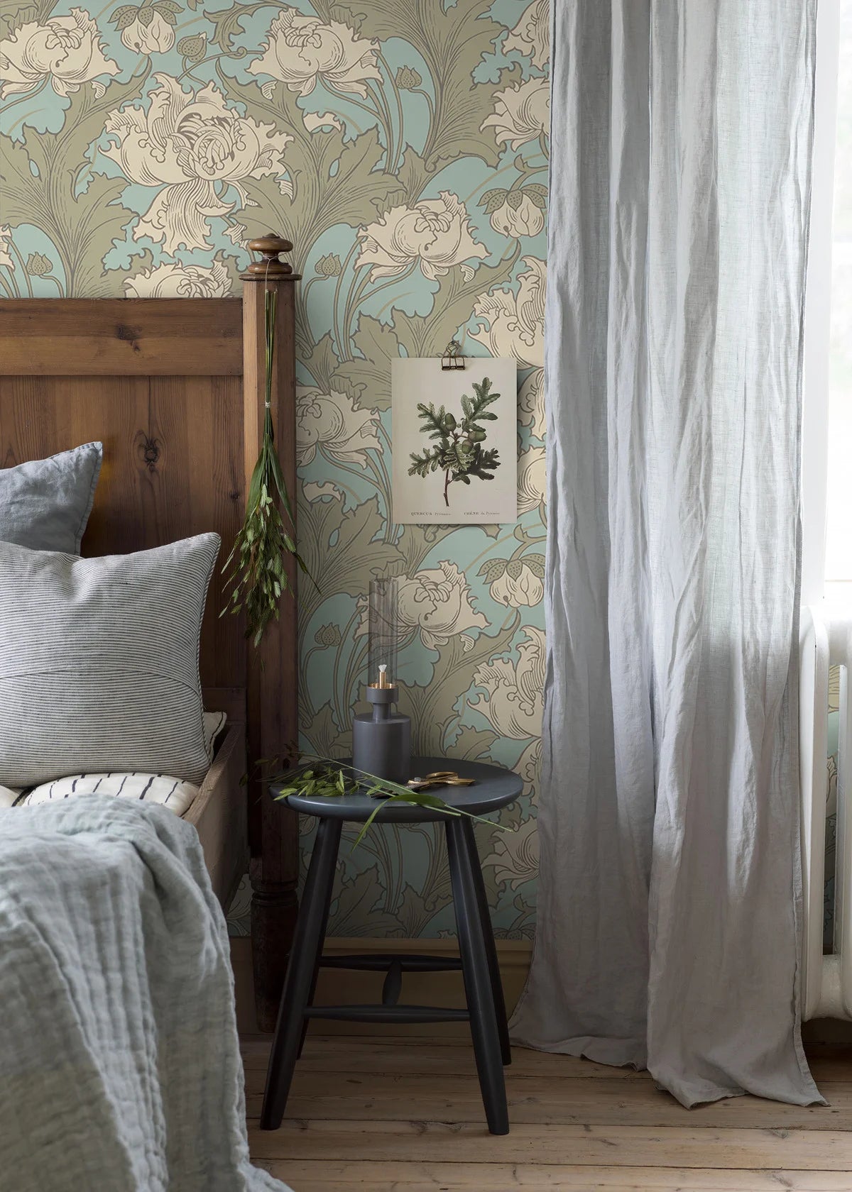 Vlies-Tapete mit pflanzlichem Muster SIRI creme mit türkis