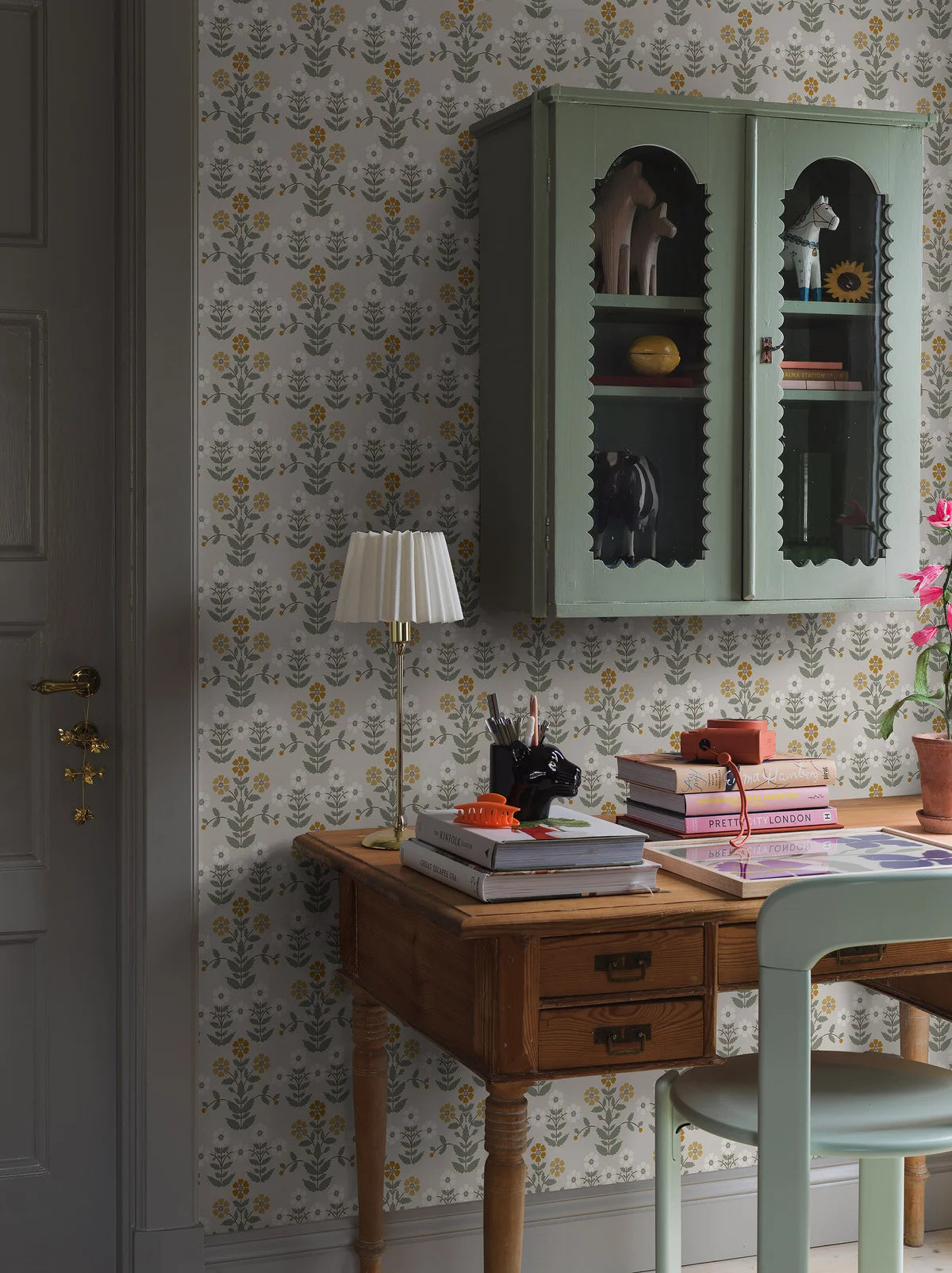 Tapete mit pflanzlichem Blumenmotiv SIPPOR grau-beige mit Gelb