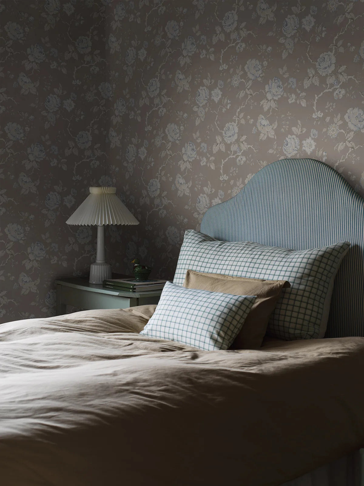 Tapete mit Pflanzenmotiv ROSENTRAD hellbraun