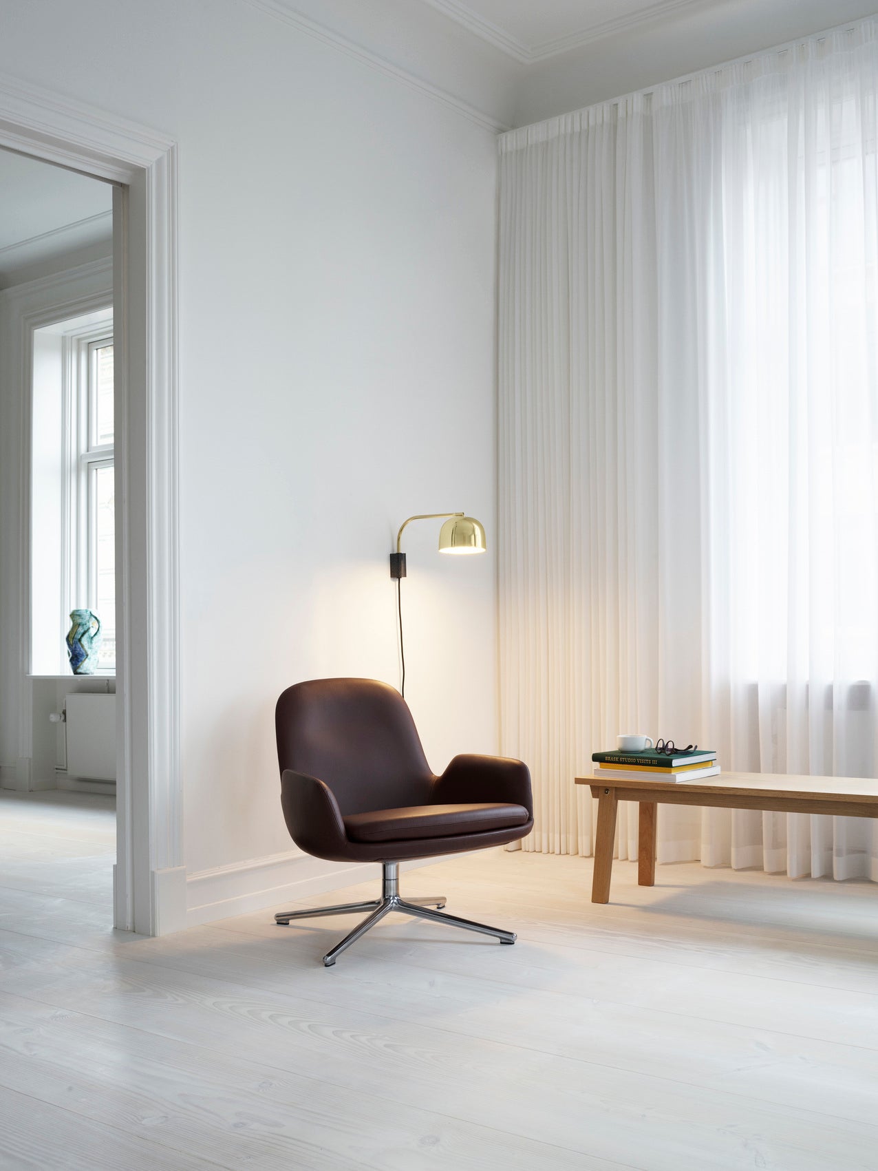 Era Low Aluminum Era Rotary Armchair