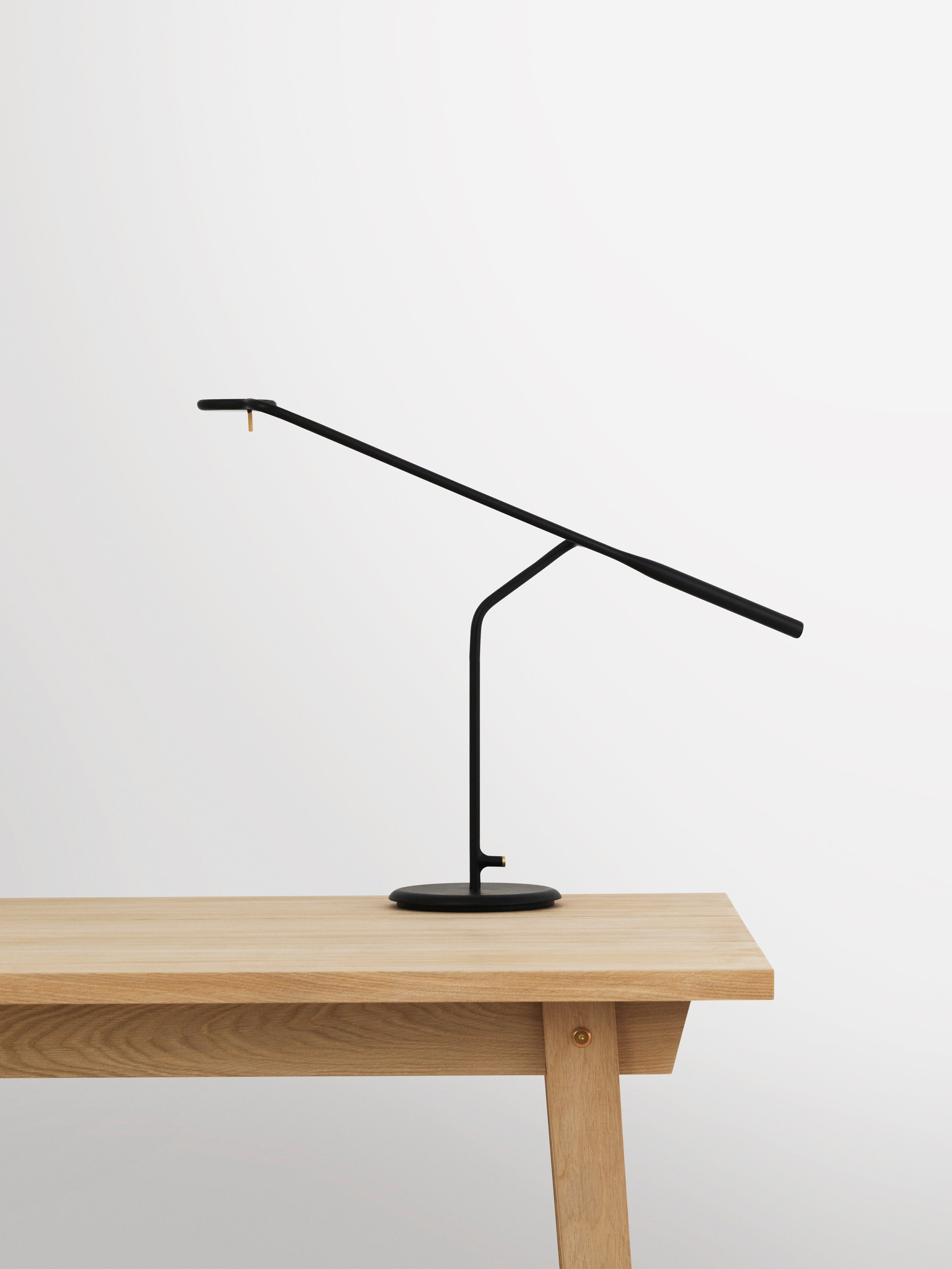 FLOW desk lamp black
