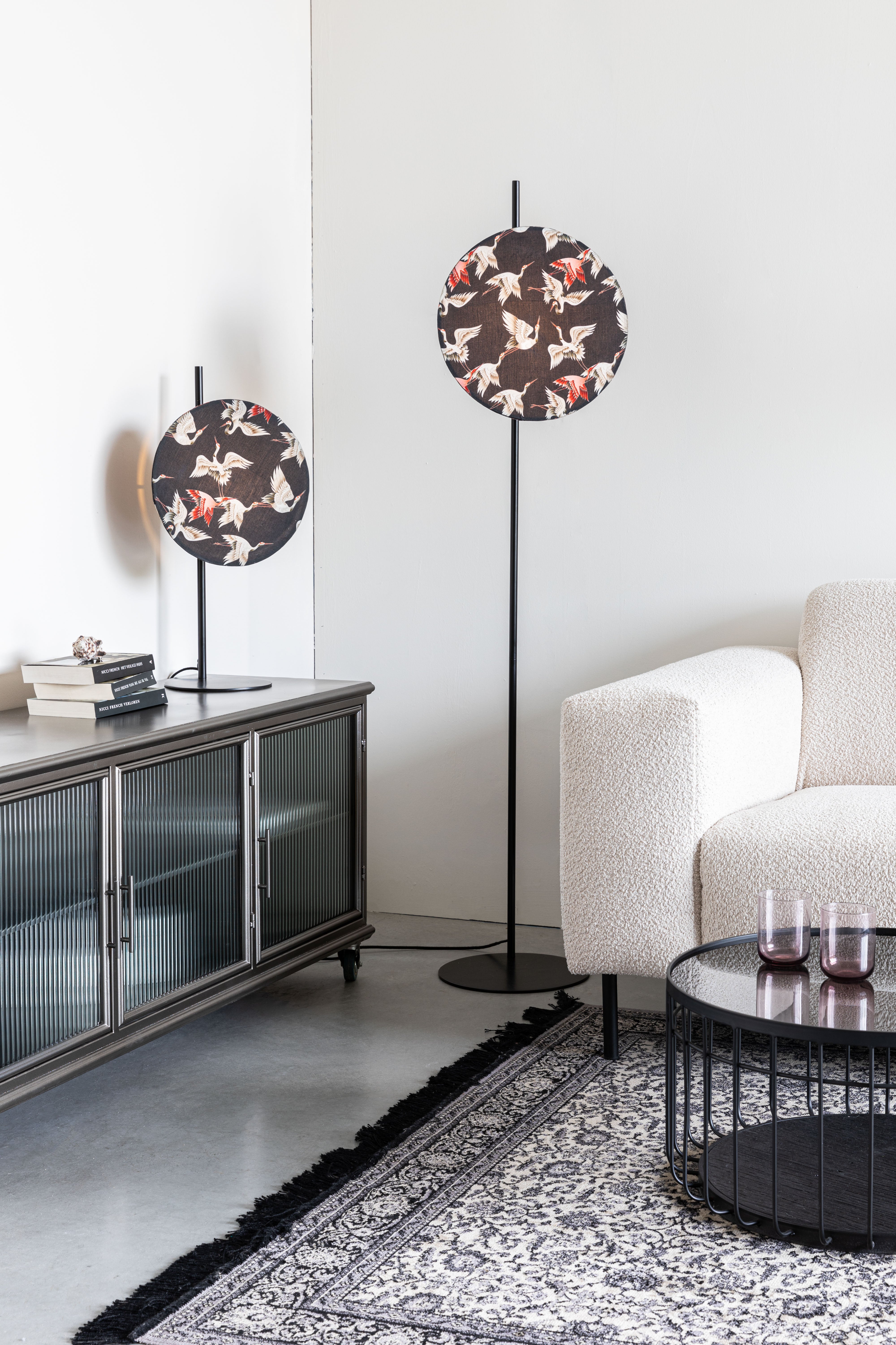 JAYLEE black floor lamp