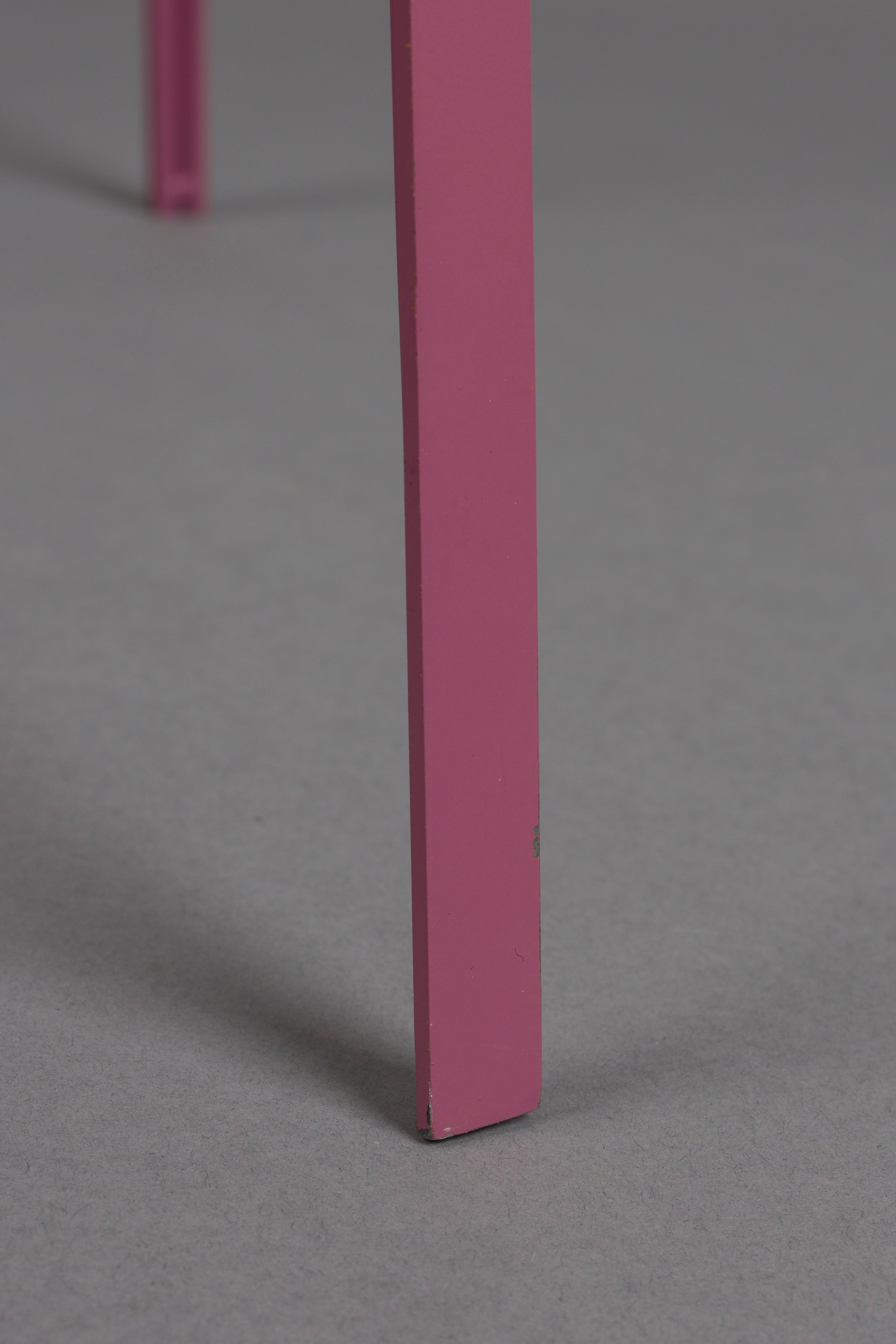 AFRA lamp in light brown with a plum base
