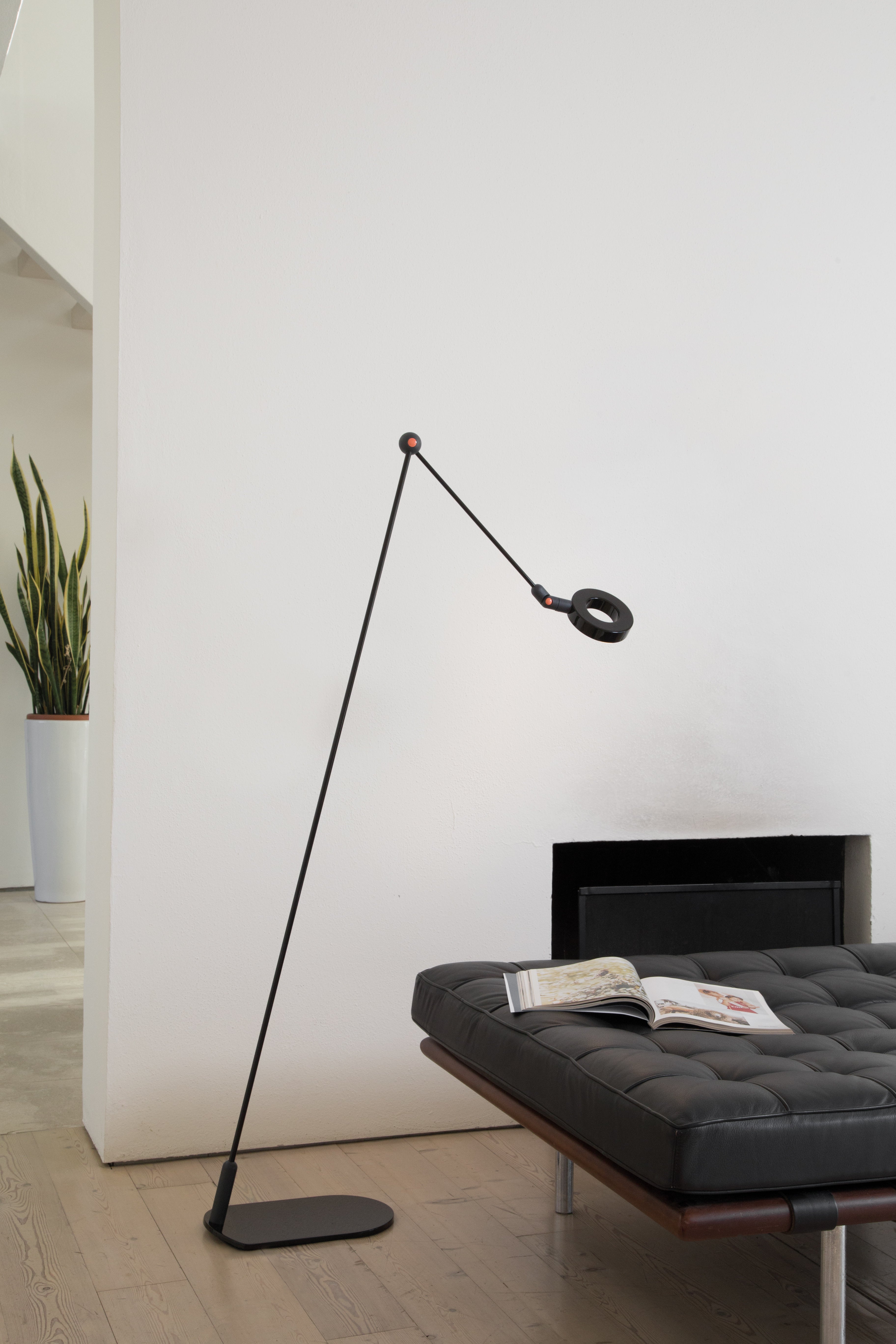 Lampa podłogowa L'AMICA czarny z koralowym