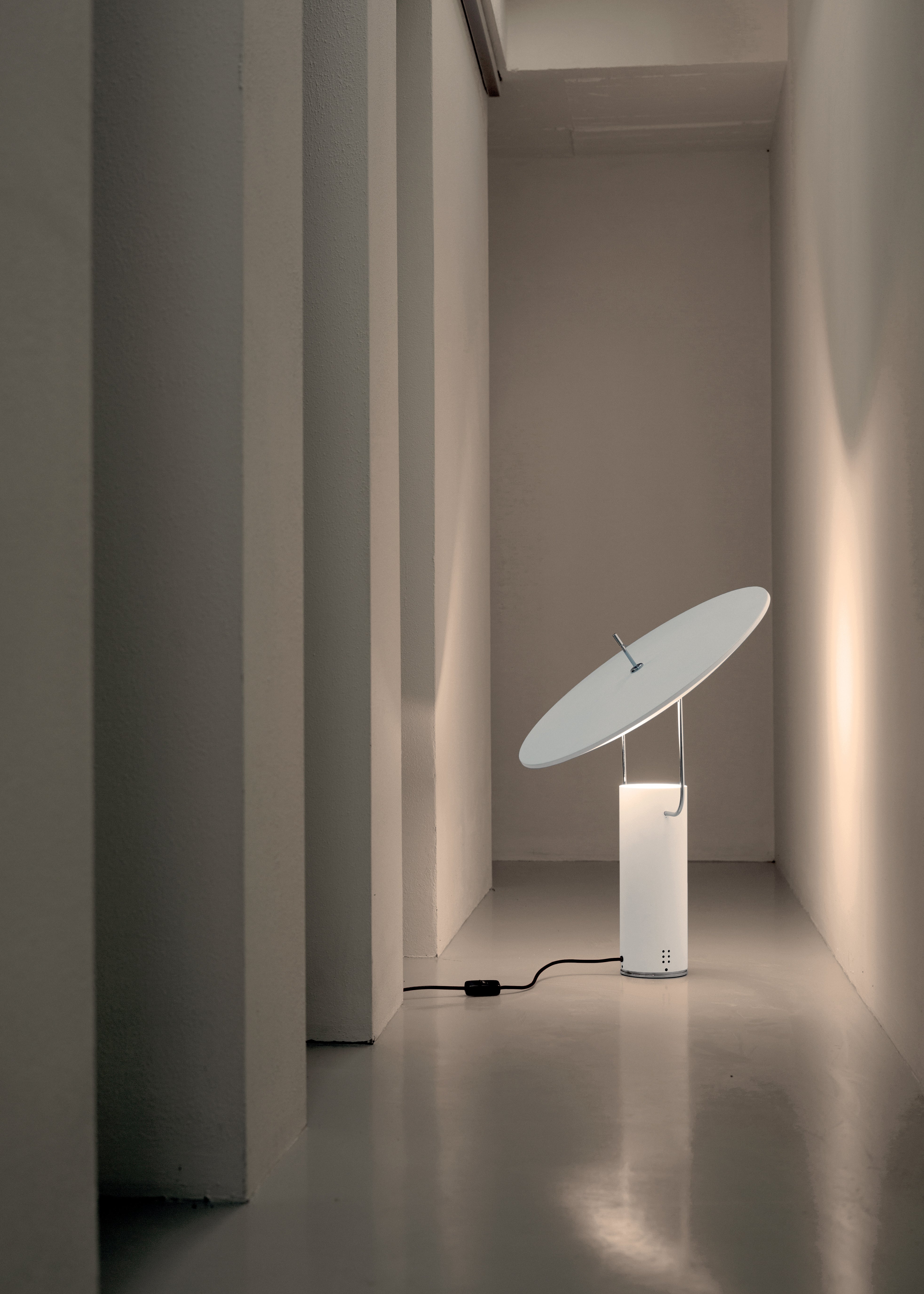 TX1 Table Lamp Gray