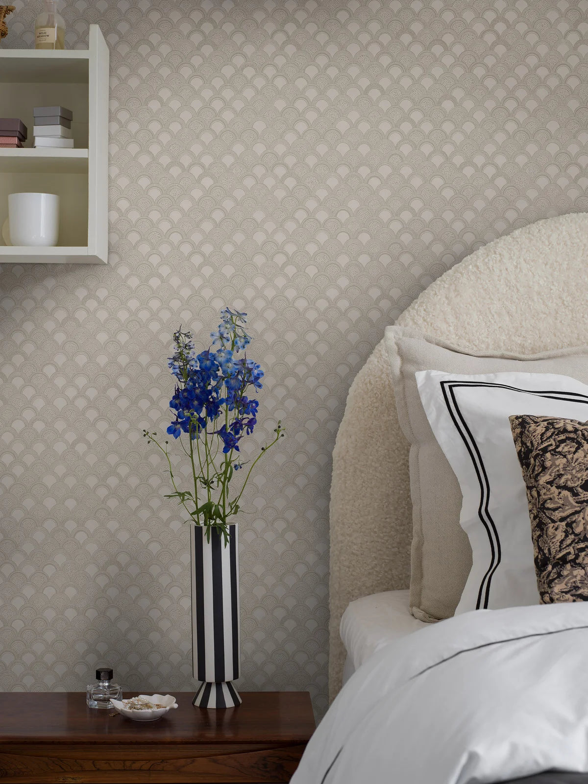 Tapete mit geometrischem Bogenmuster BIRGIT beige