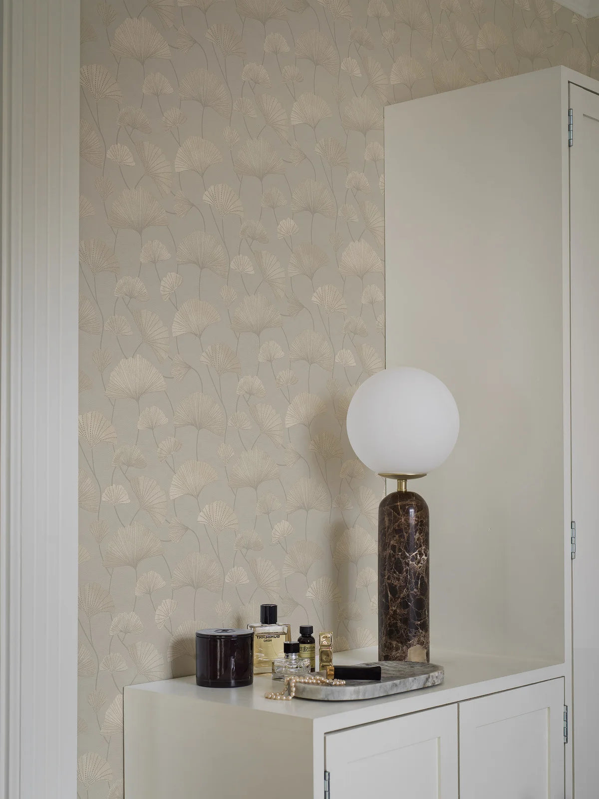 Strukturierte Tapete mit Pflanzenmotiv SOPHIA grau-beige