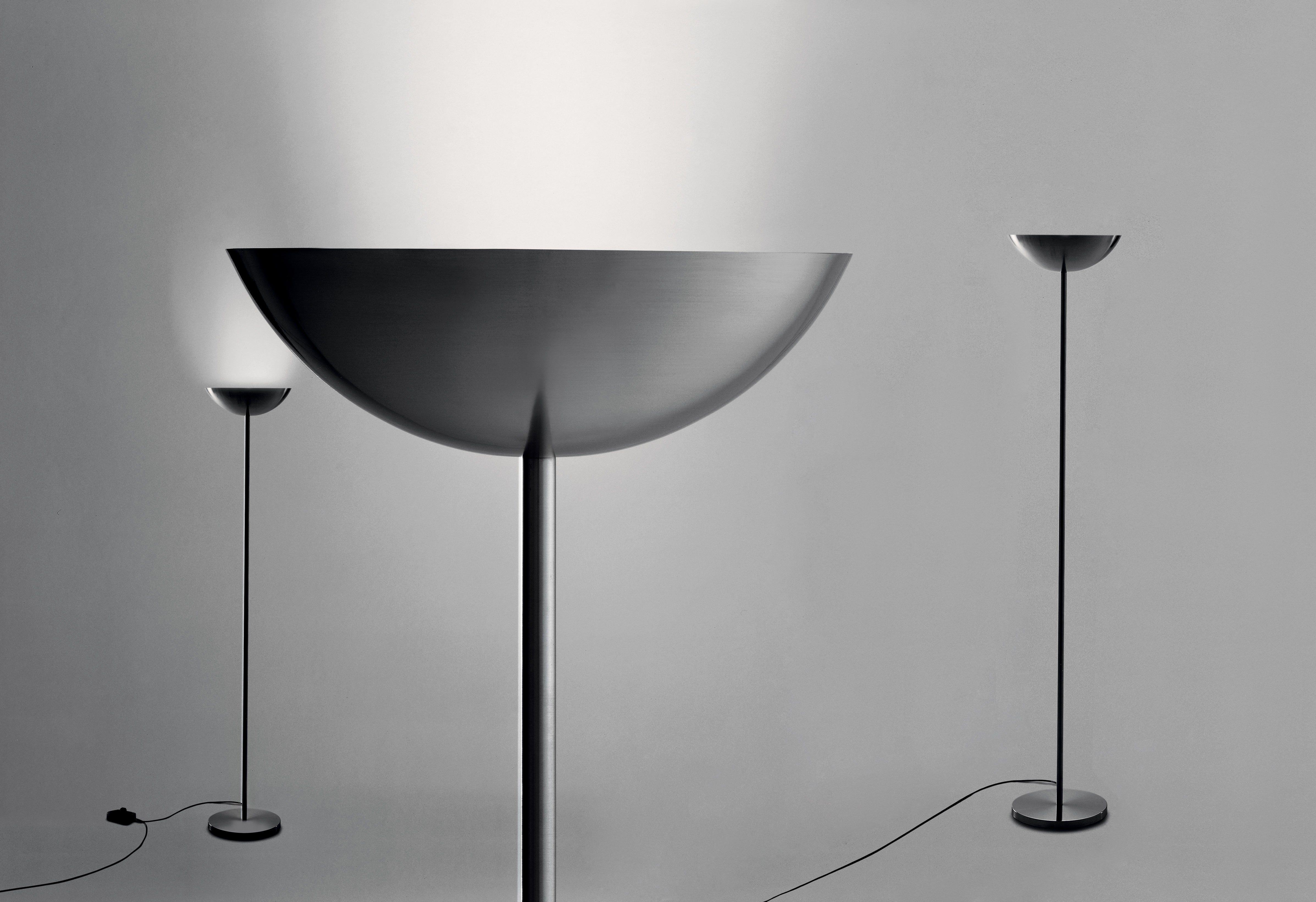 Stehlampe VDL aus grauem Edelstahl