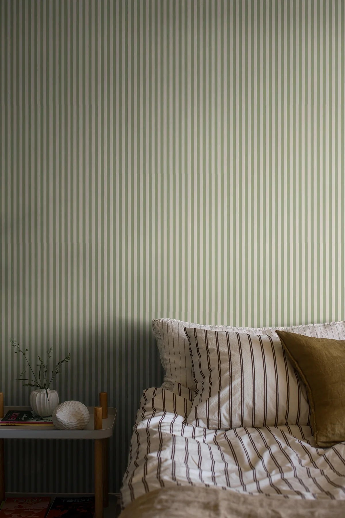 Tapete mit Streifenmuster MÖLLE STRIPE grün-beige