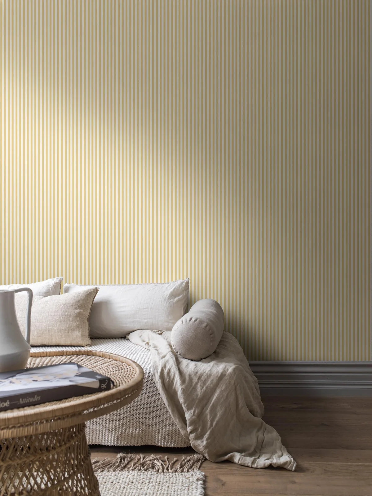 Tapete mit Streifenmuster MÖLLE STRIPE gelb mit weiß