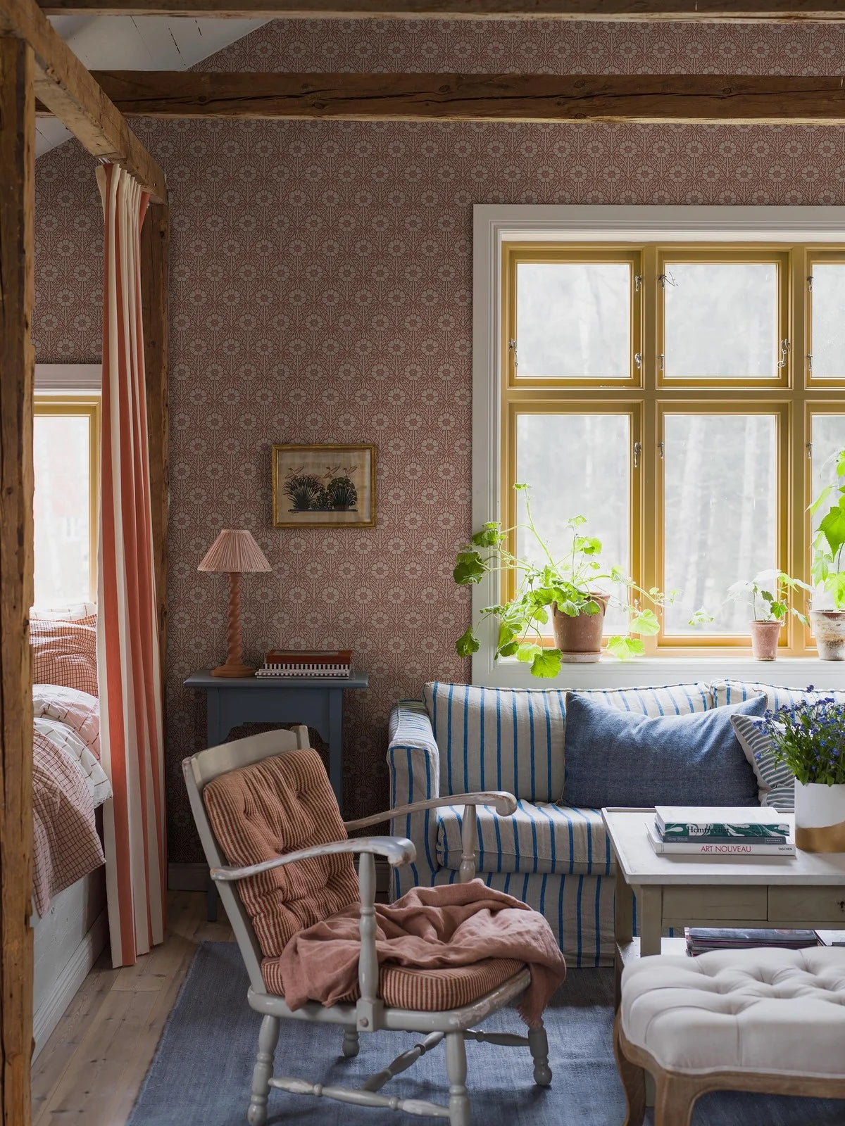 Floral-patterned wallpaper NYPONROS terracotta with white