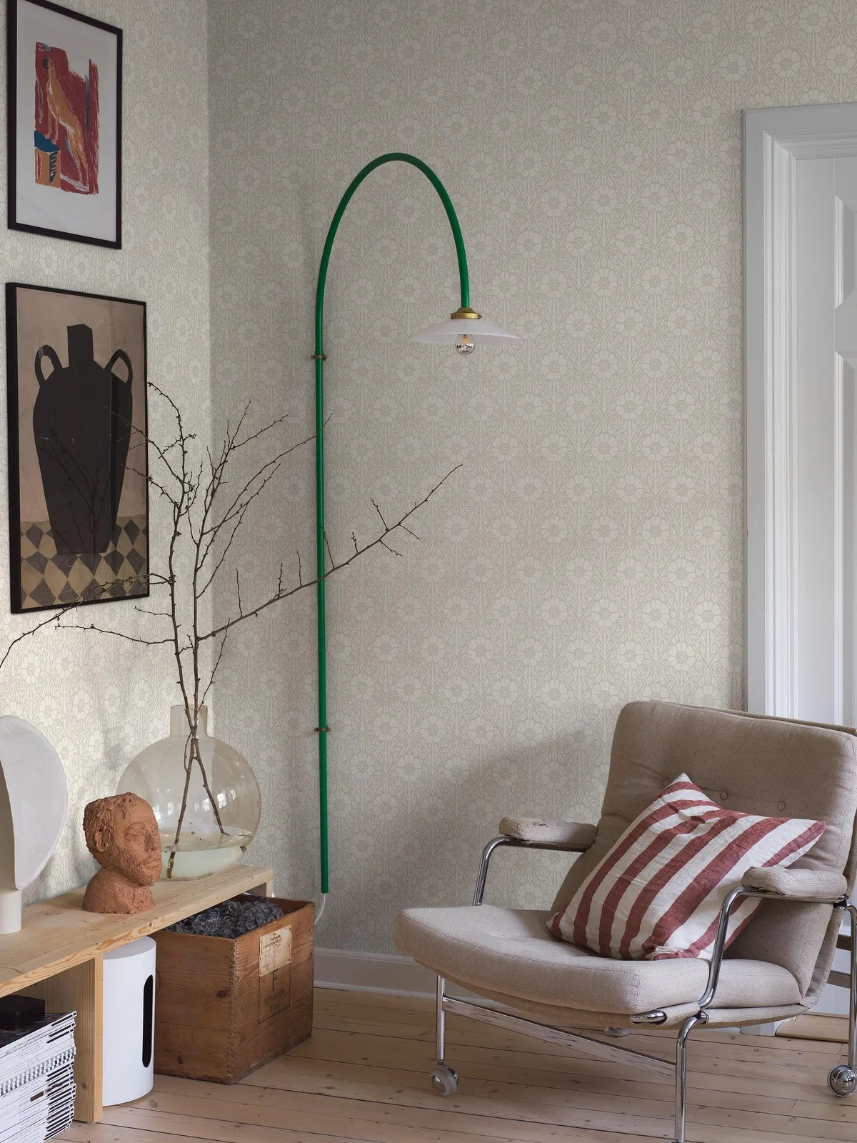 Tapete mit pflanzlichem Motiv in Blumen NYPONROS grau-beige mit Weiß