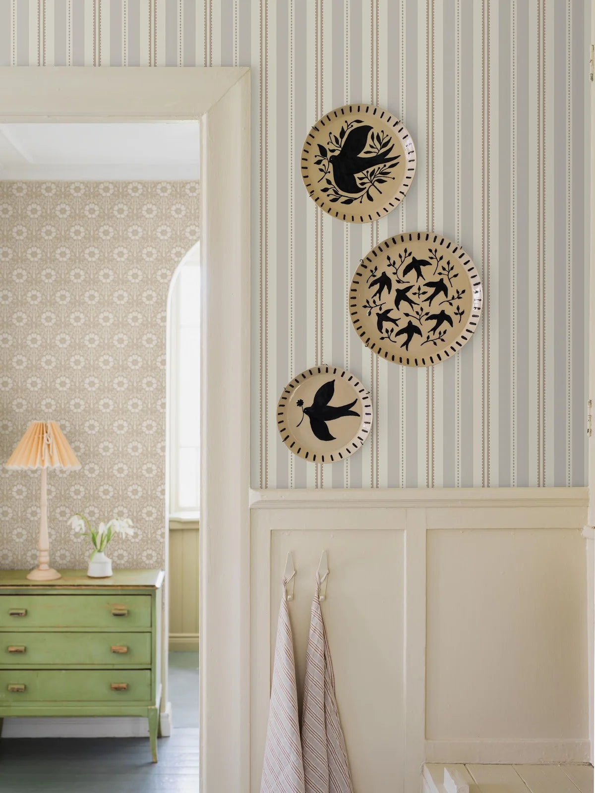 Tapete mit Streifen HEDDA beige mit braun