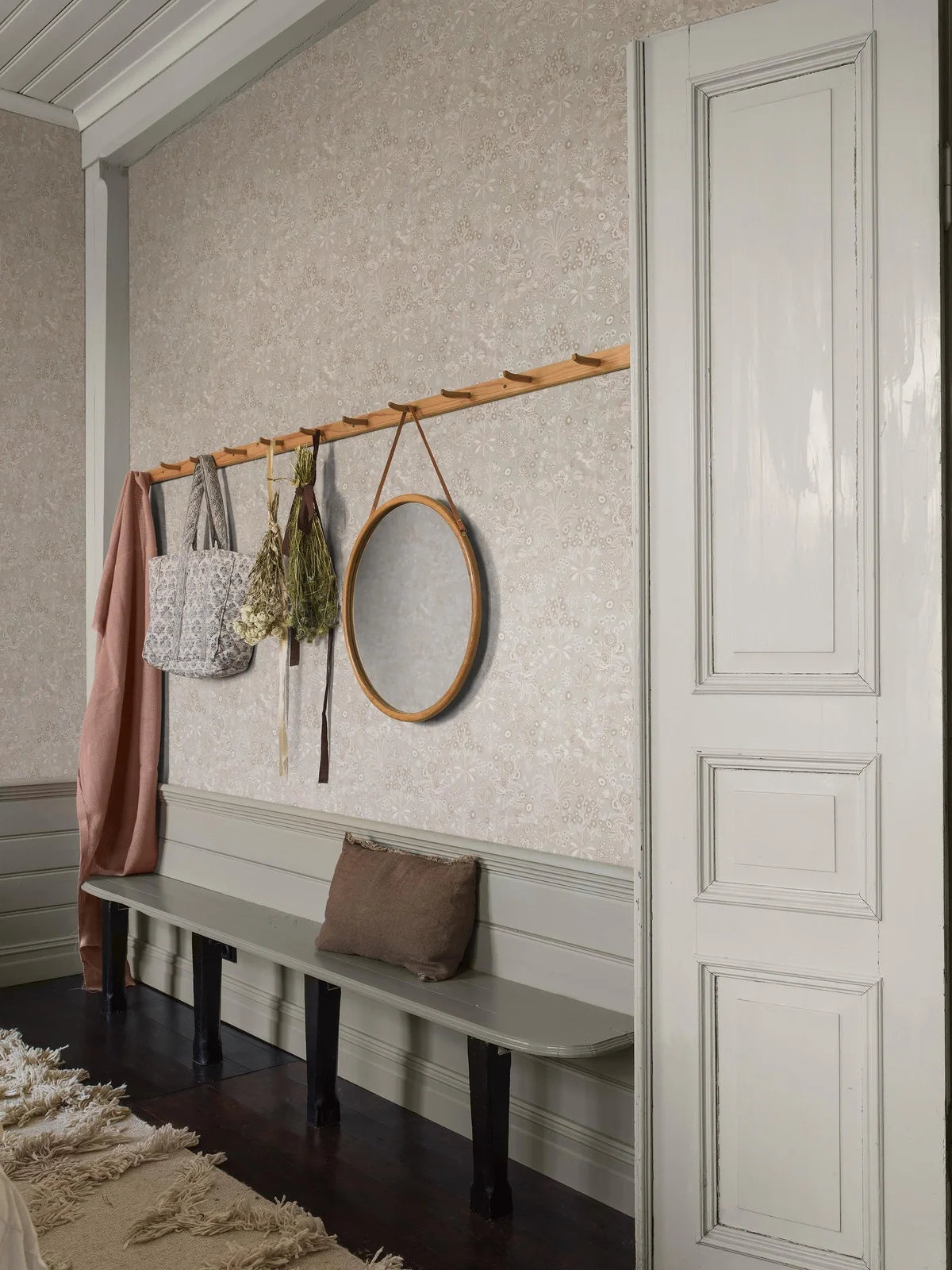 Tapete mit pflanzlichem Blumenmotiv TUVA beige mit Creme