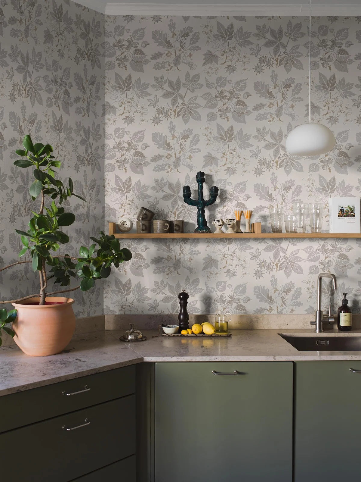 Tapete mit Pflanzenmotiv in Blättern ARBORETUM cremefarben mit Grau