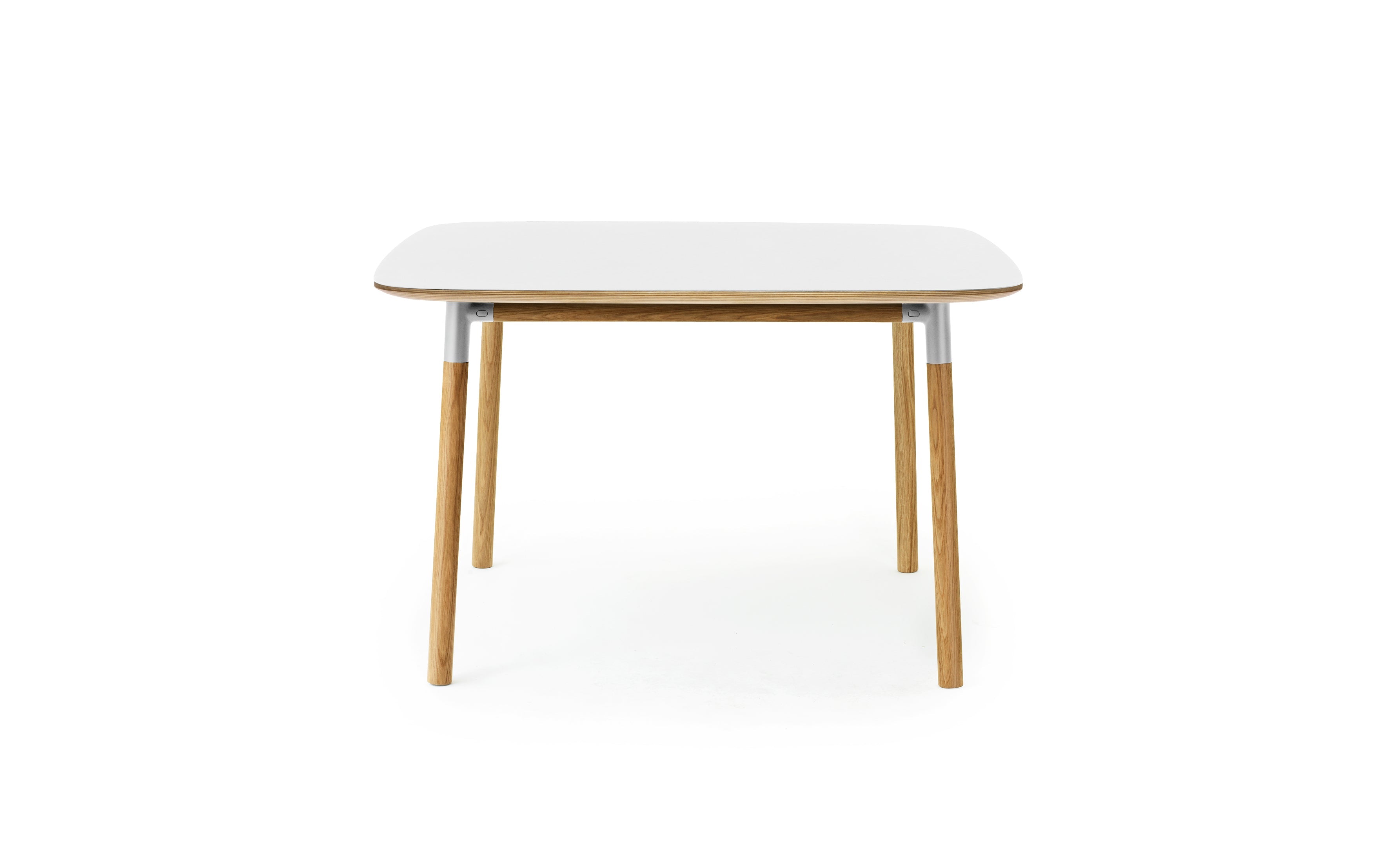 Form table white top with an oak base