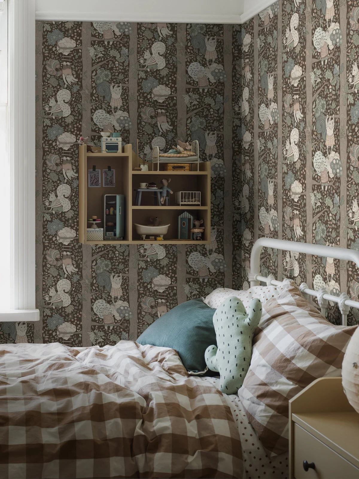 Children's wallpaper with a fairy tale forest theme CHARLIE brown with white