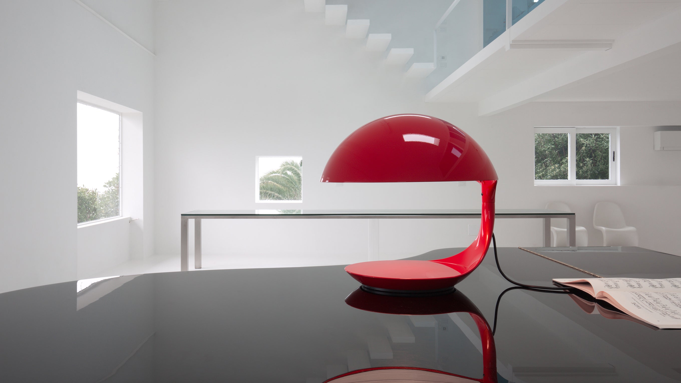 Tischlampe COBRA in glänzendem Rot