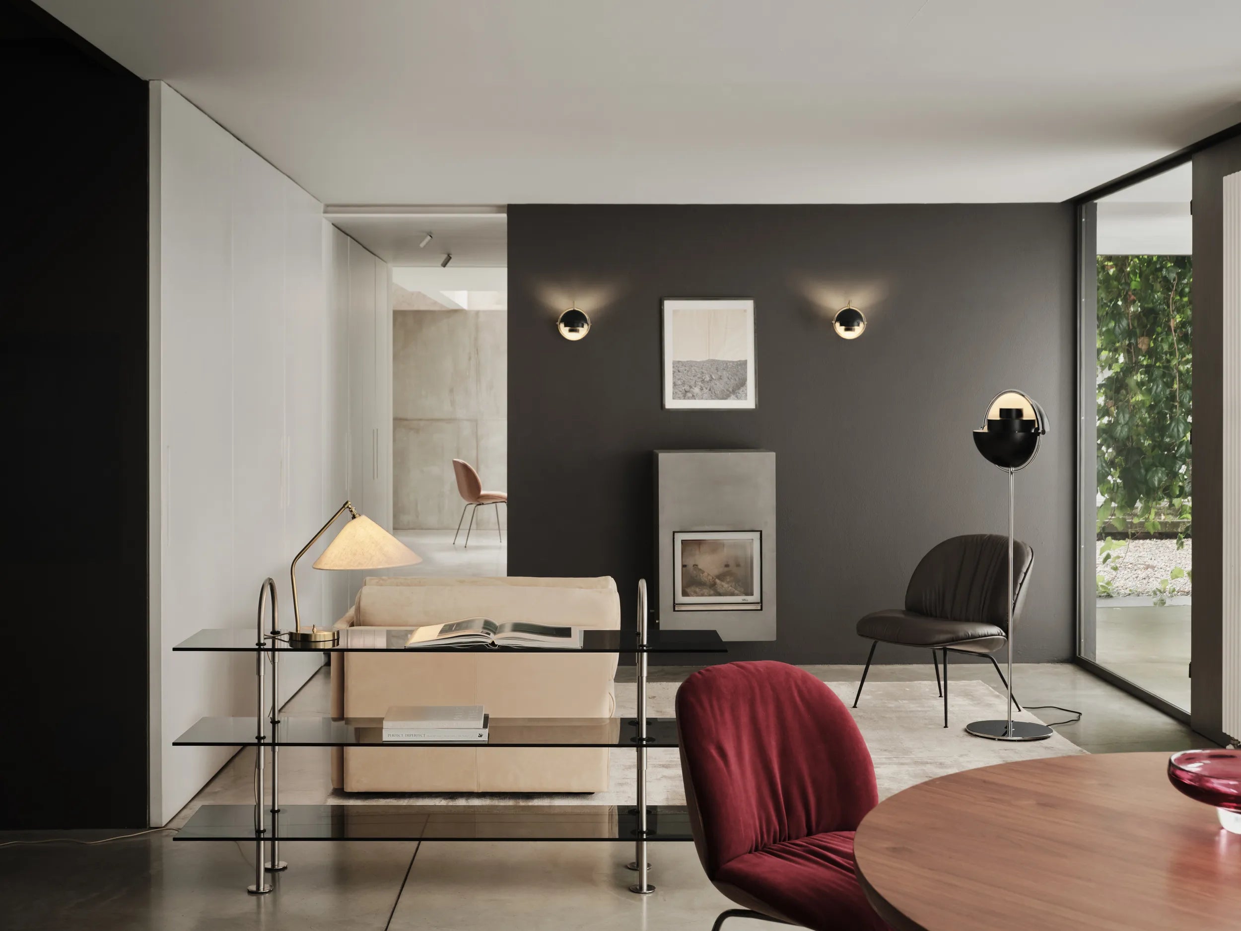 Wandleuchte MULTI-LITE schwarz mit messingfarbener Basis