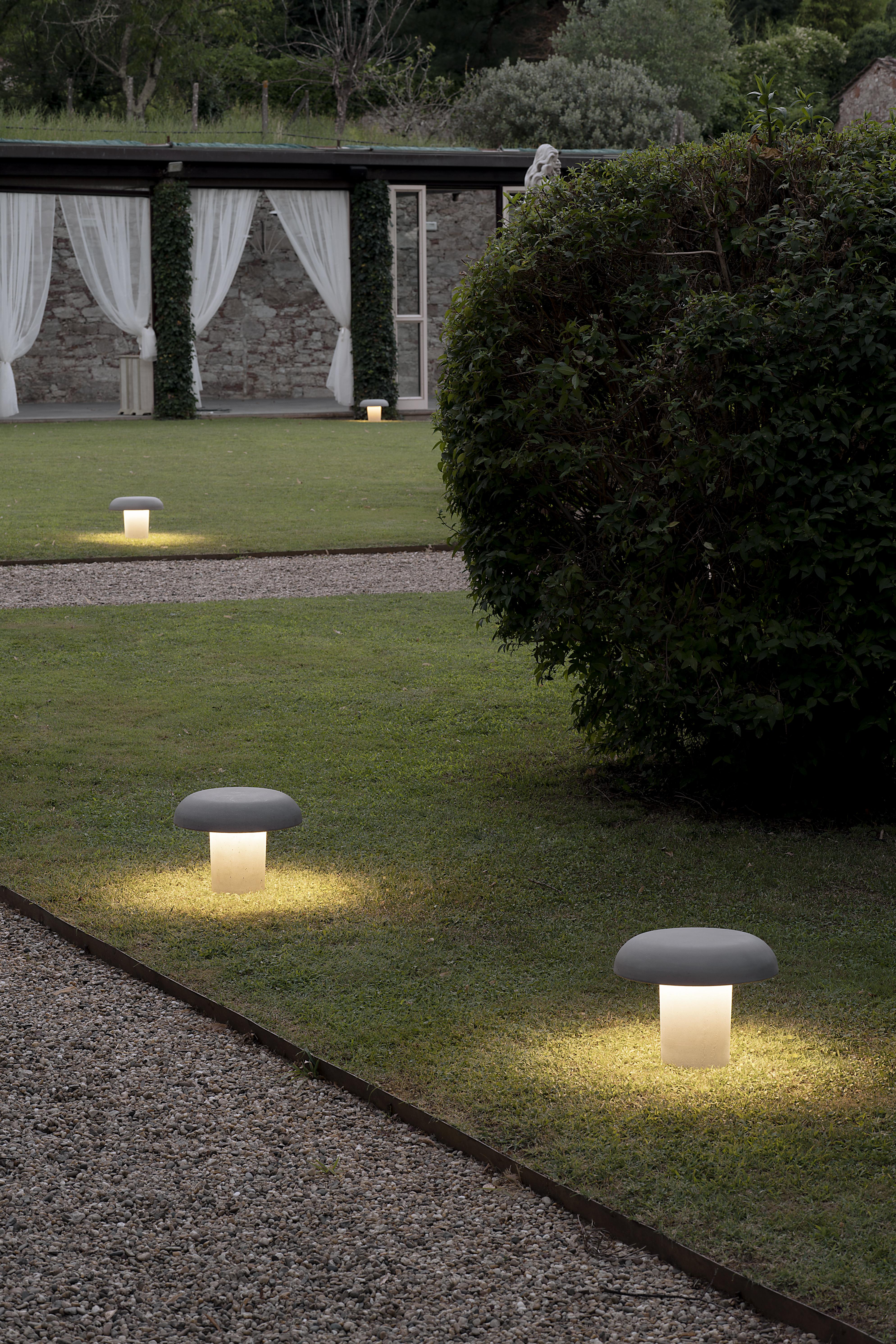 AMANITA outdoor lamp in gray concrete