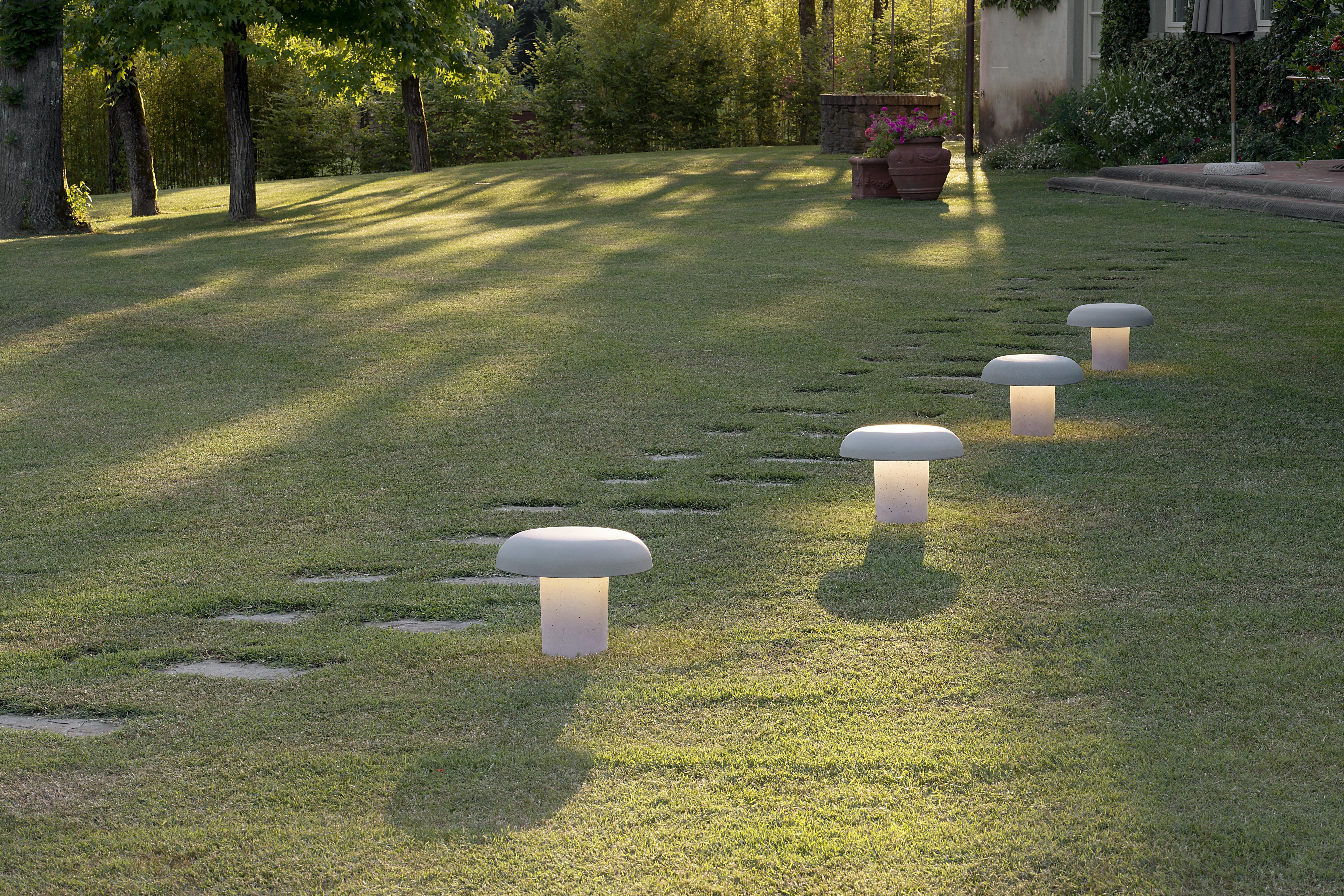 AMANITA outdoor lamp in gray concrete