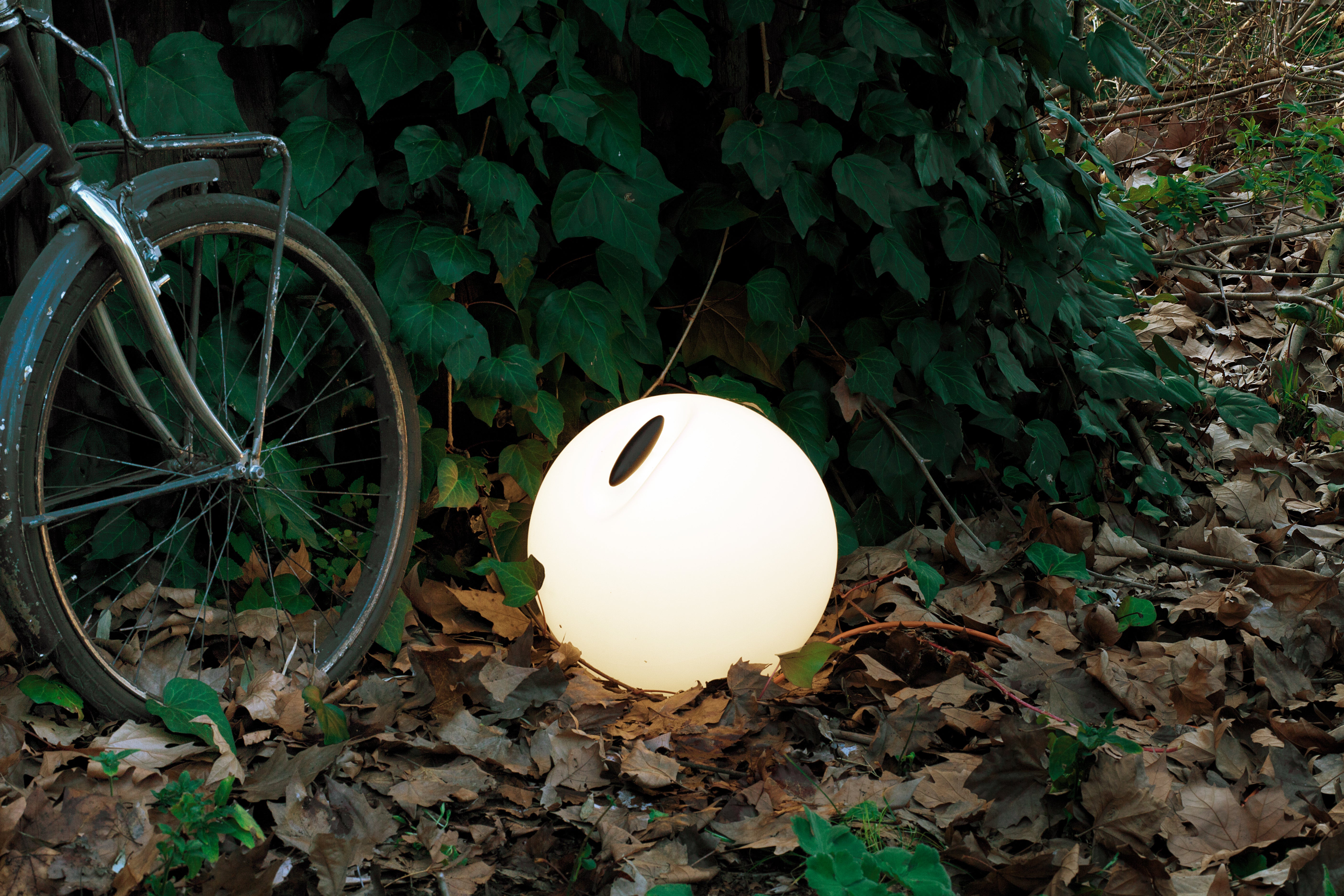Stehlampe für den Außenbereich BOWL in Weiß