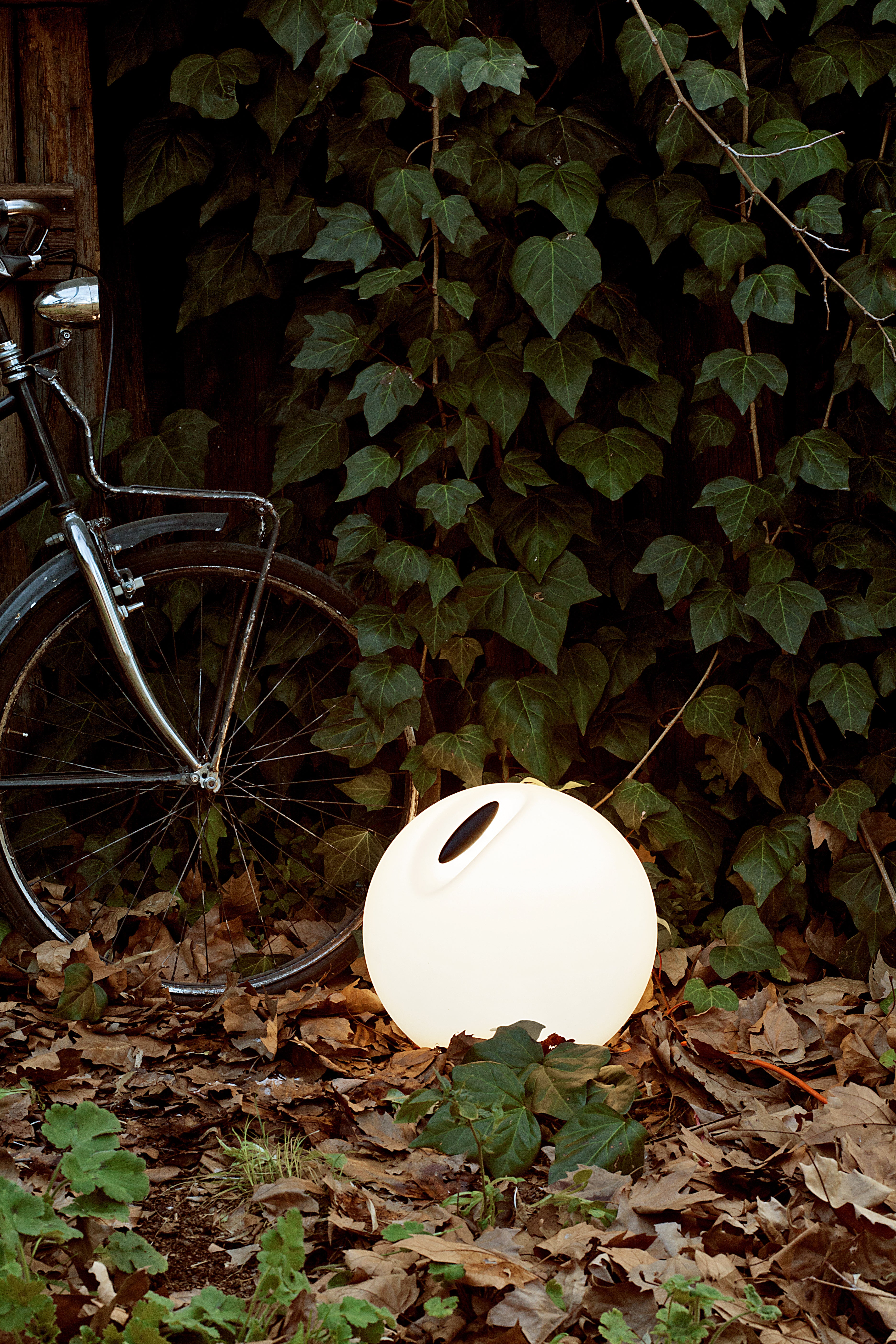 Stehlampe für den Außenbereich BOWL in Weiß