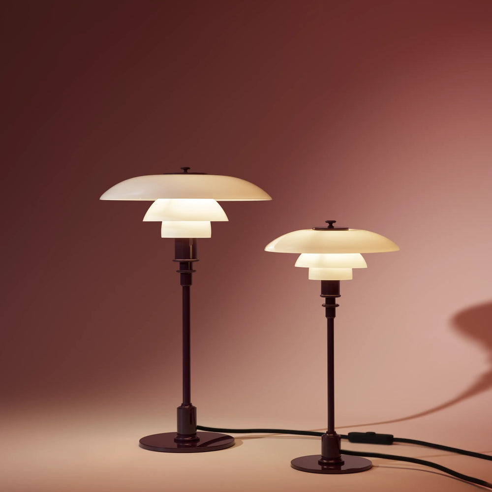 Tischlampe PH 2/1 in Weiß mit bordeauxfarbenem Fuß