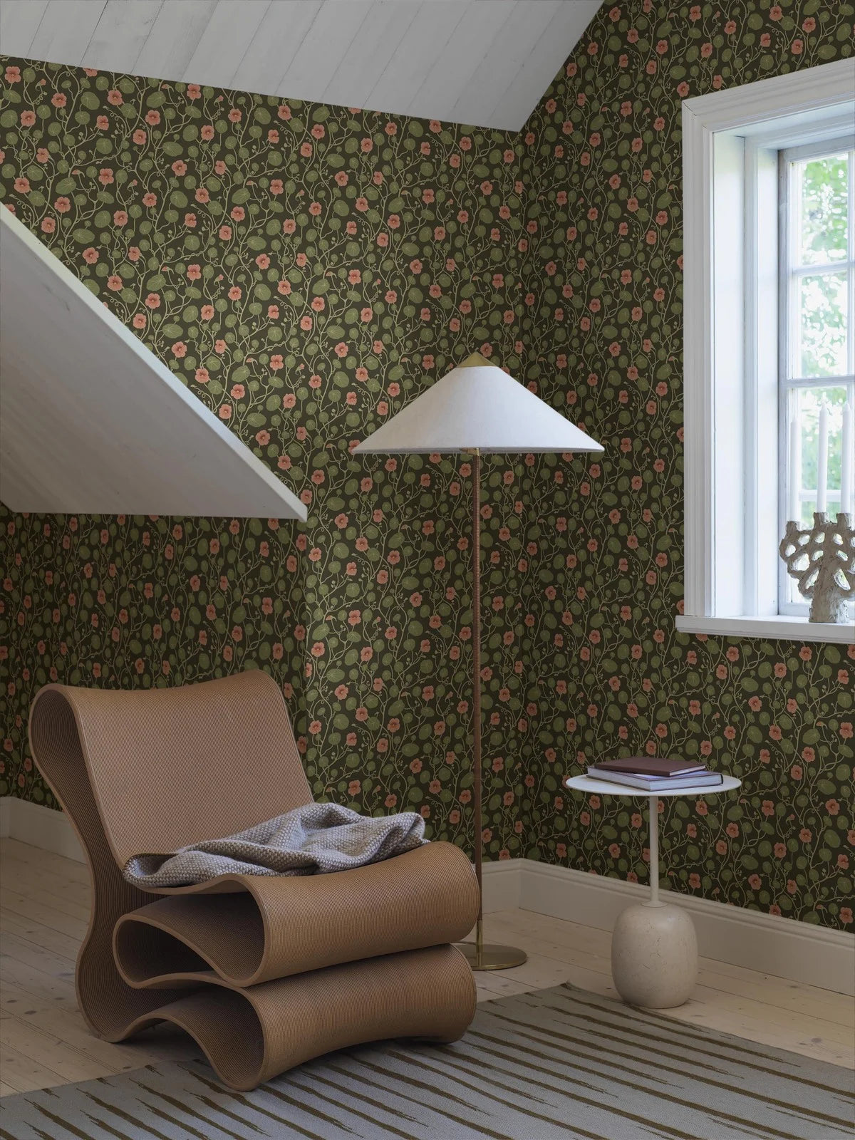 Dark brown floral plant motif wallpaper KRASSE with green
