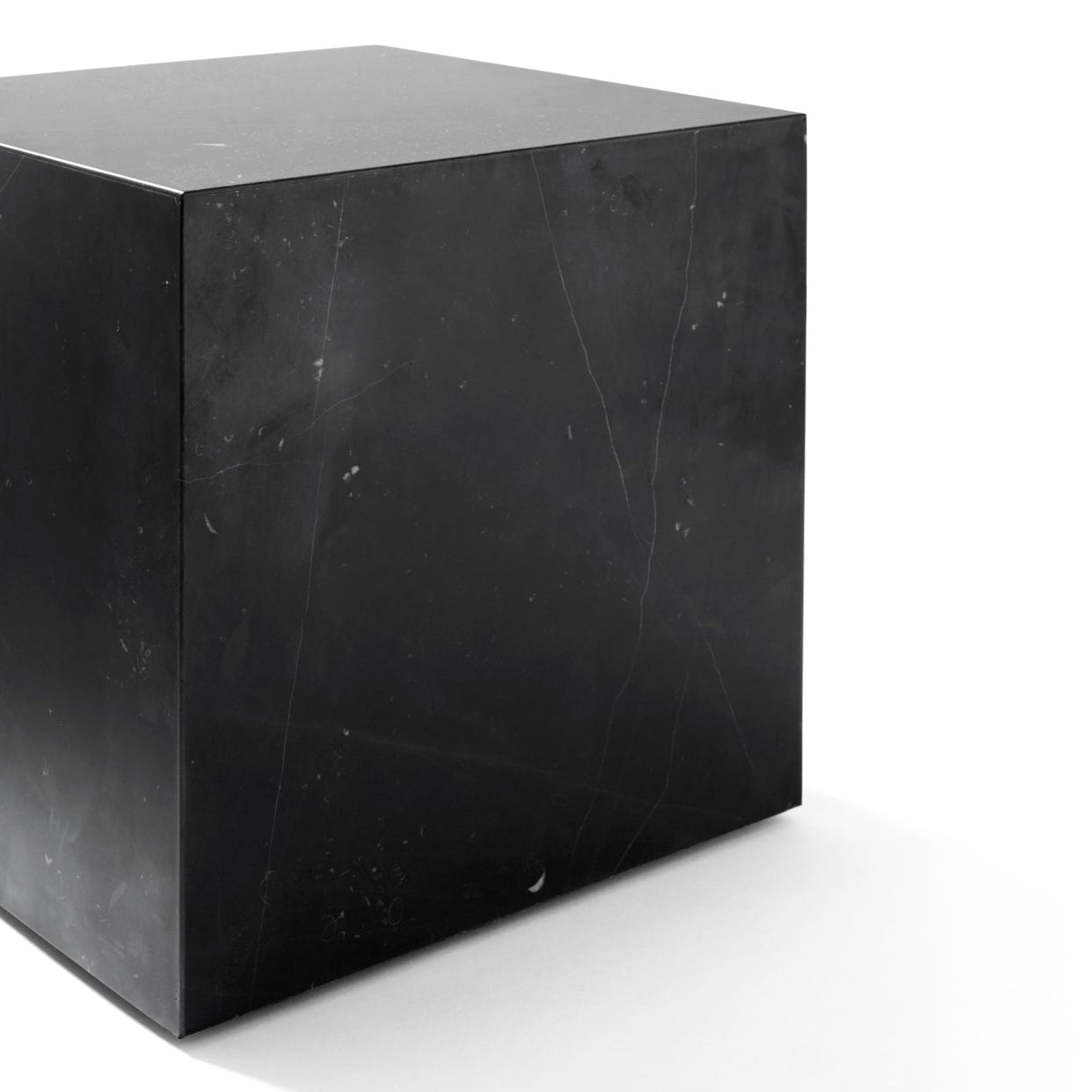 Beistelltisch PLINTH CUBIC schwarzer Marmor