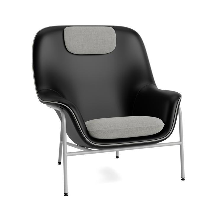 Drape High W. Kopfstütze Drape -Sessel mit einer grauen Metallbasis