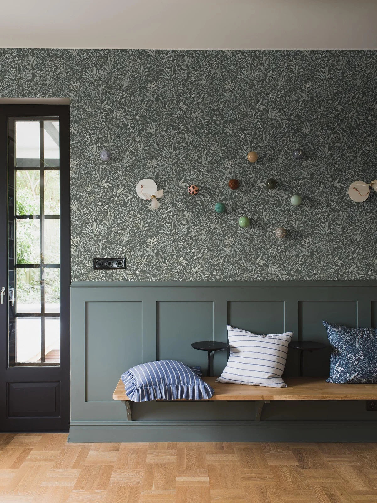 Vlies-Tapete mit pflanzlichem Muster NOCTURNE grün