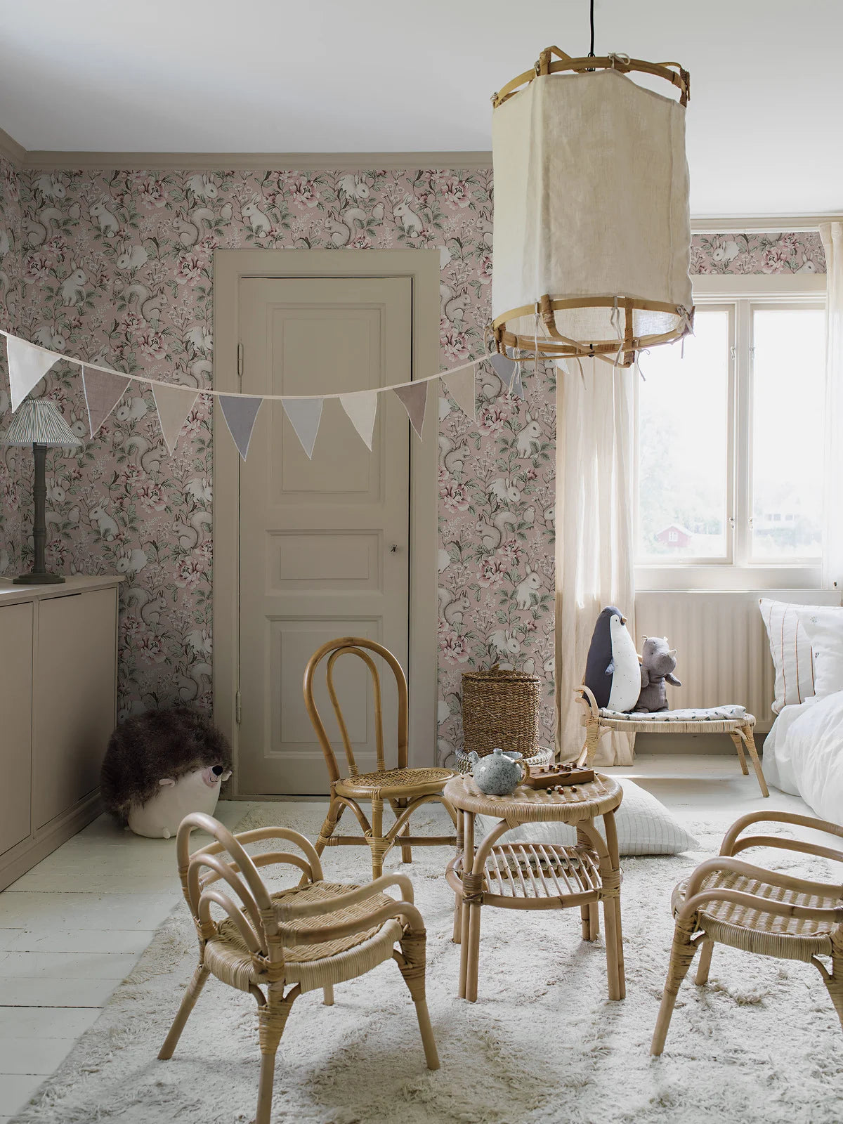 Children's wallpaper with a plant and animal theme MAGIC FOREST powder pink