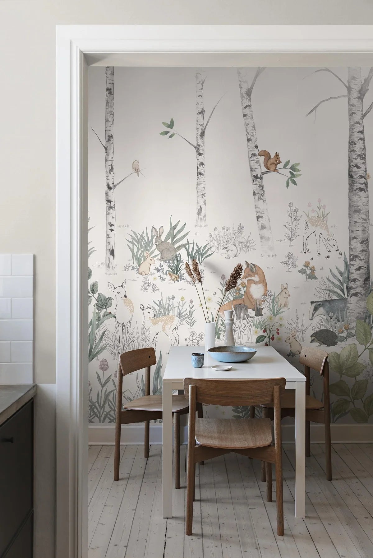 Wandbild für Kinder mit Landschaft des Waldes MAGIC FOREST warmes Weiß