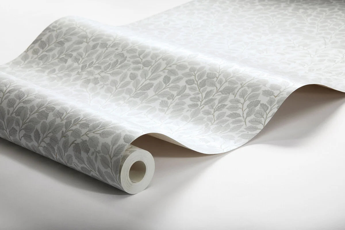 Tapete mit Pflanzenmotiv HAZEL in Weiß mit graugrünen Blättern