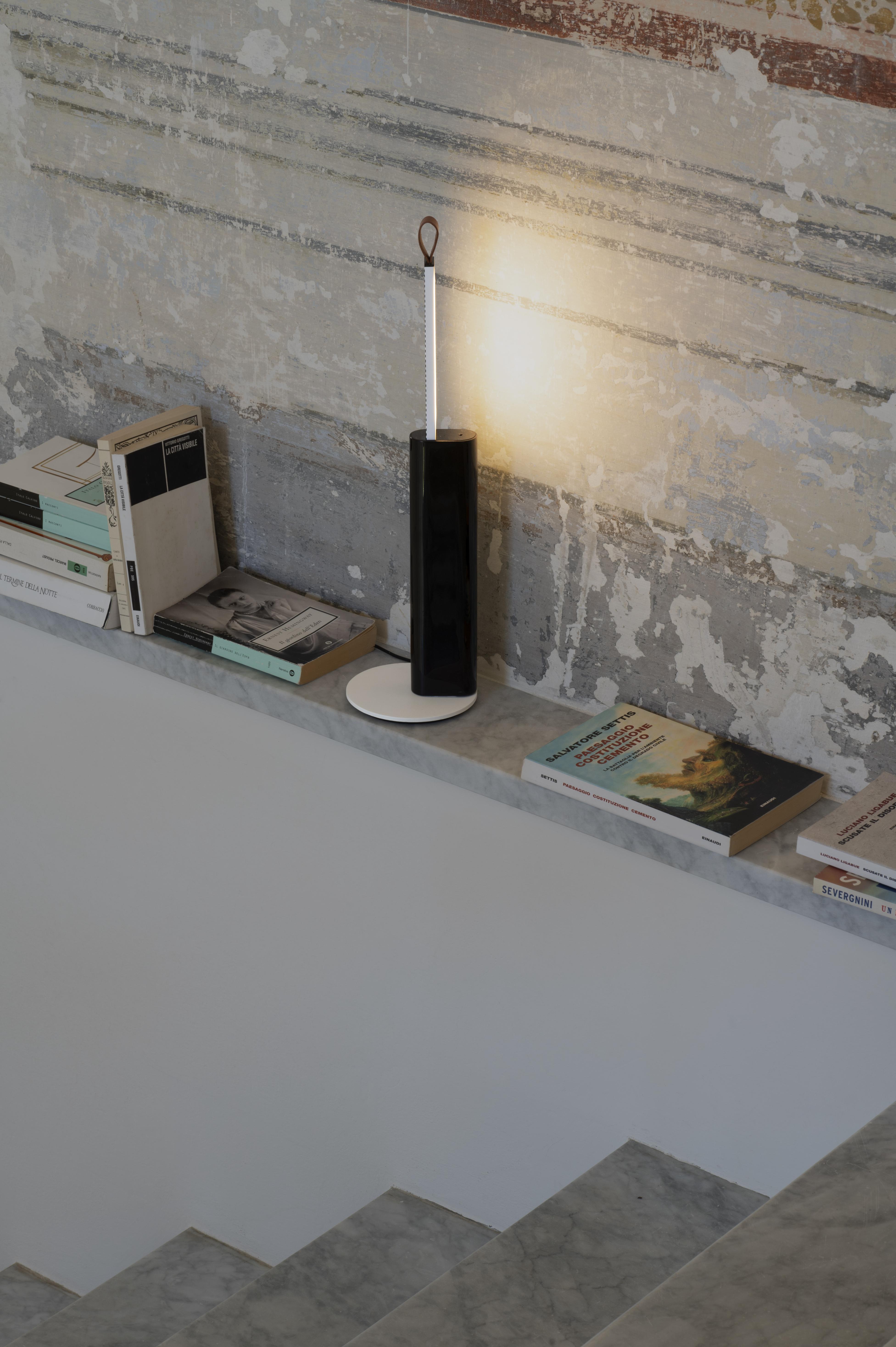 Tischlampe METRICA glänzend schwarz
