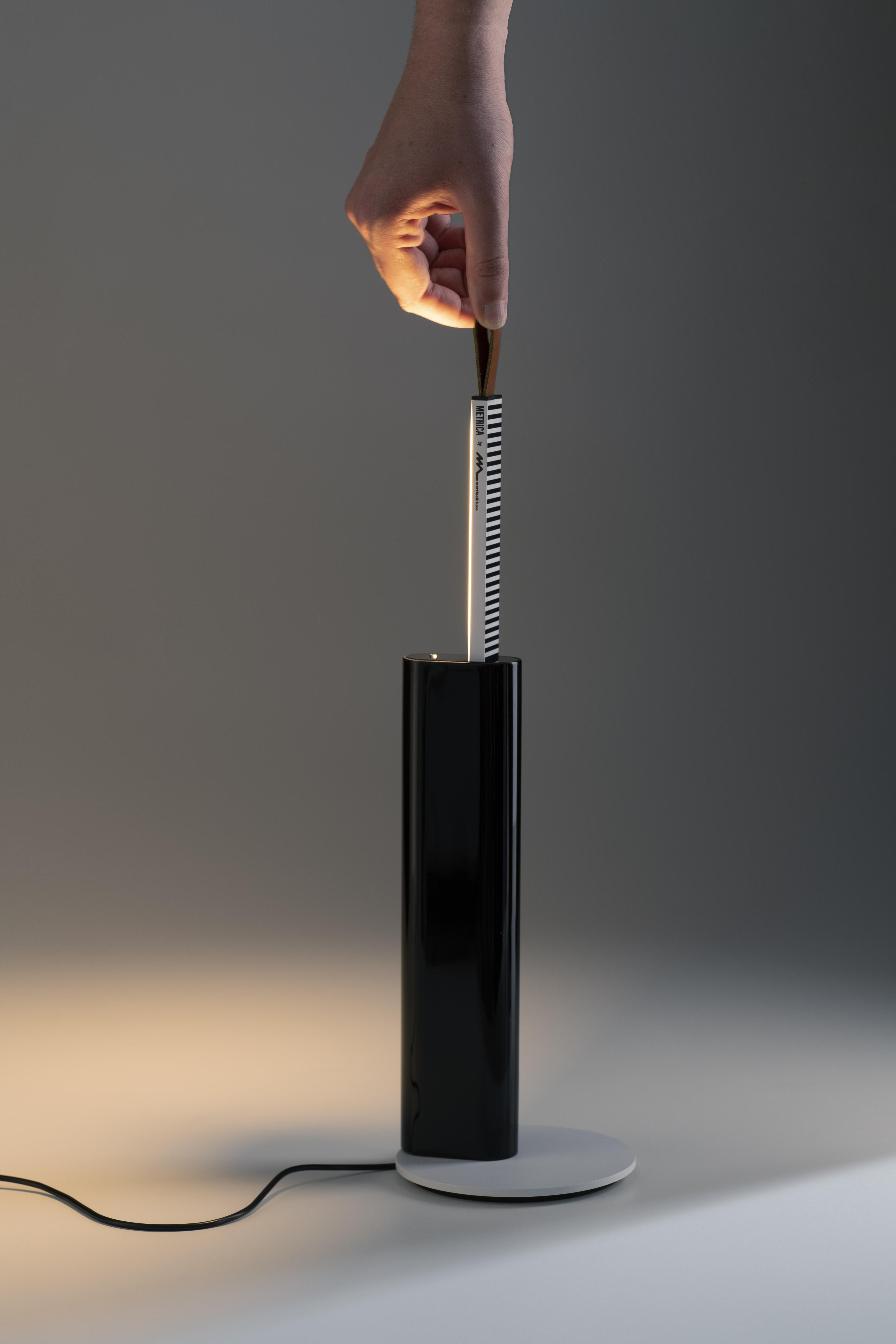 Tischlampe METRICA glänzend schwarz