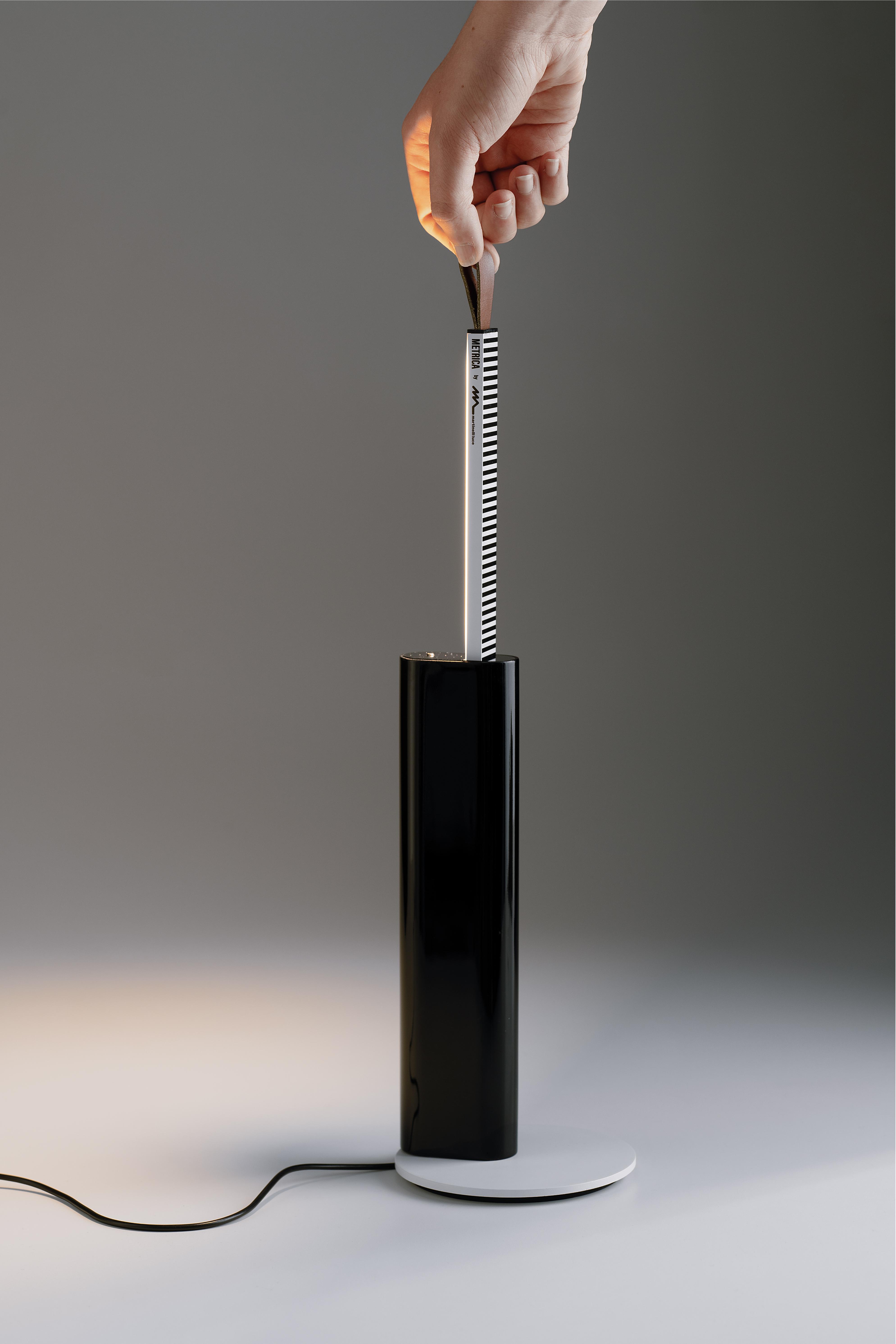 Tischlampe METRICA glänzend schwarz