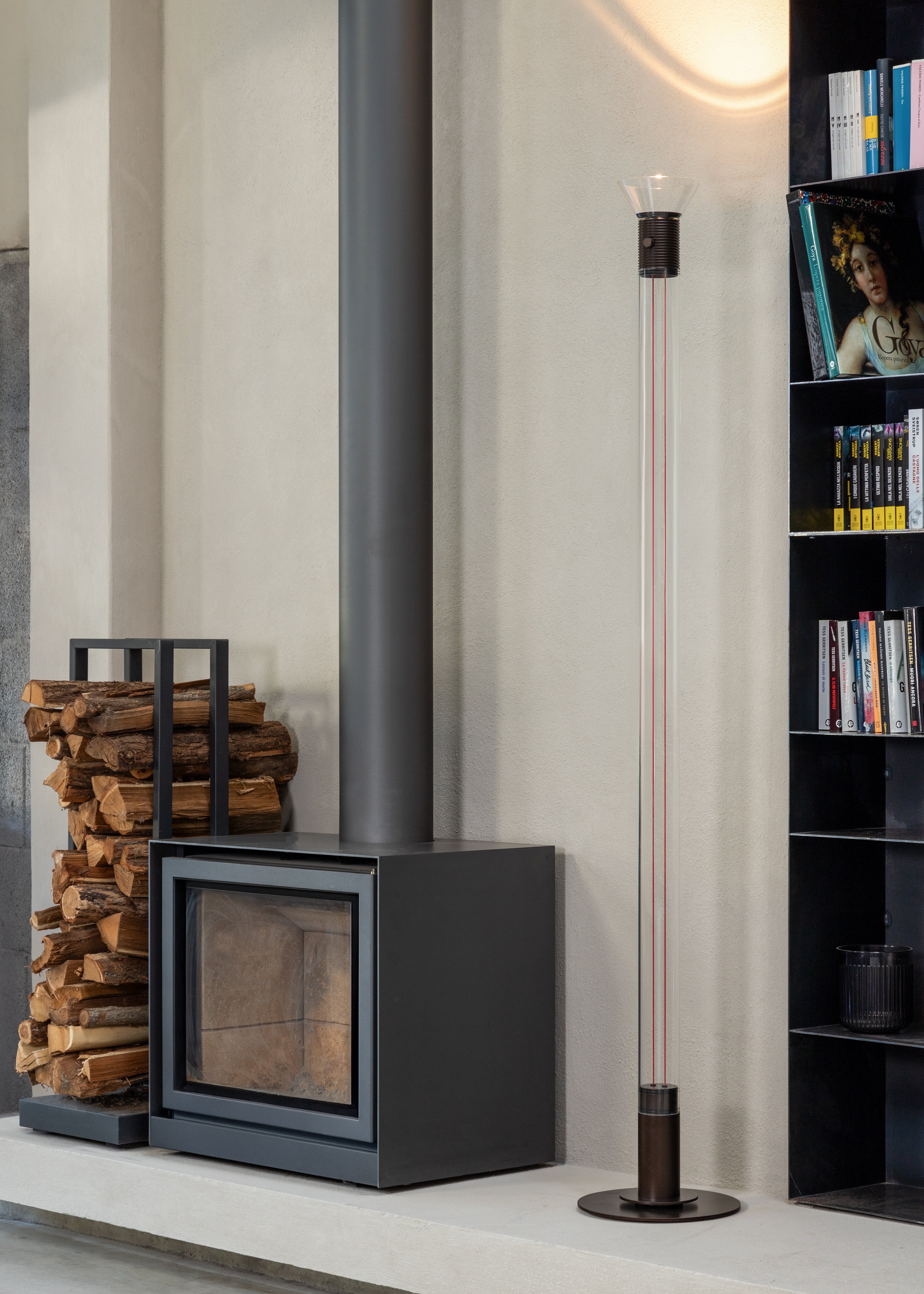 Stehlampe DIA transparent mit matten braunen Elementen