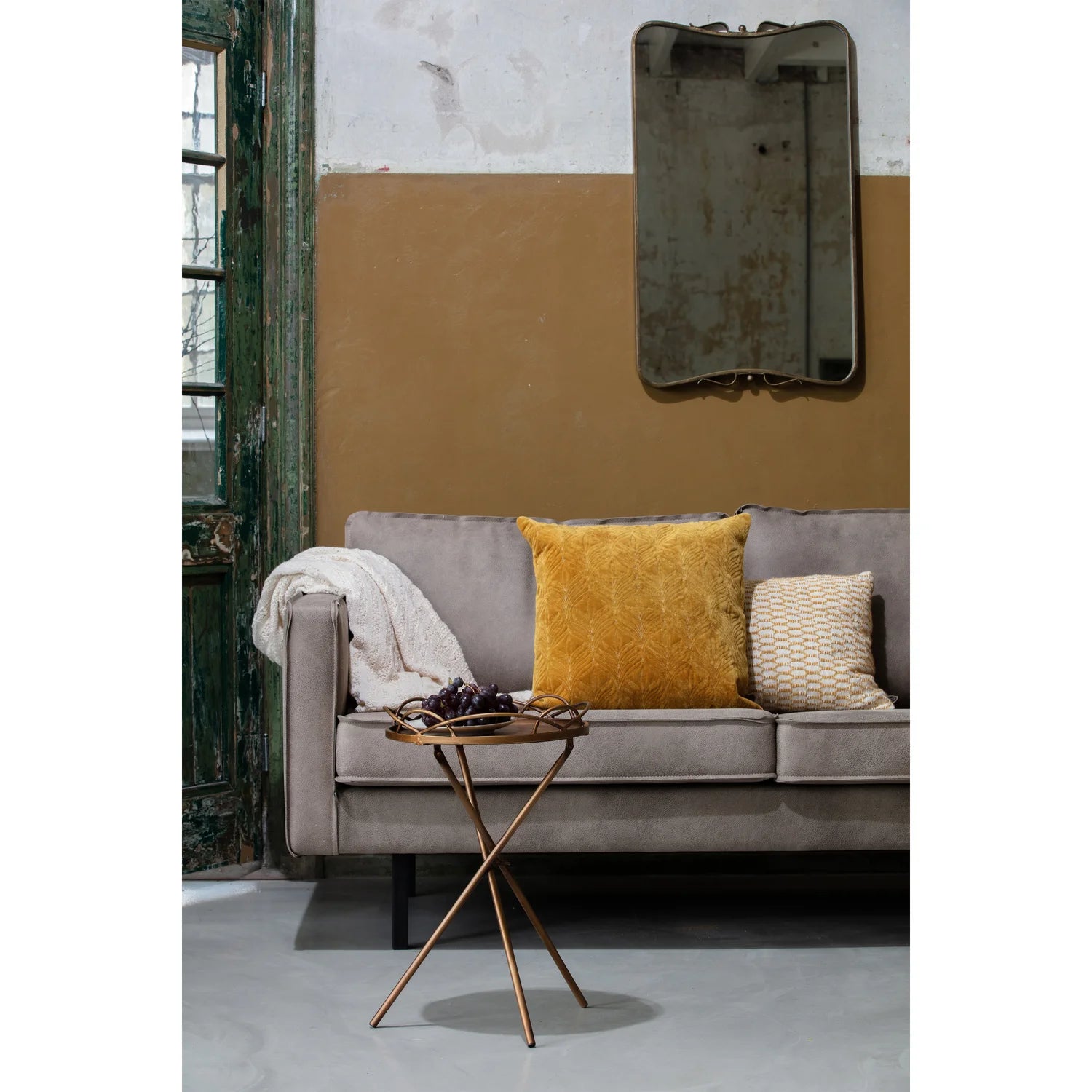 Velvet sofa 2.5-person Rodeo Classic honey