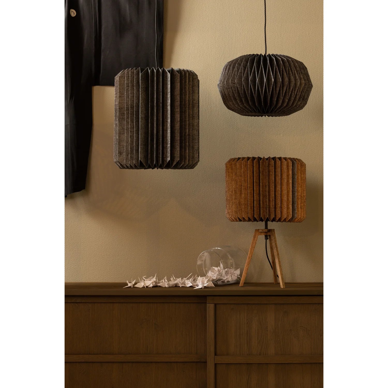 Globe hanging lamp black paper